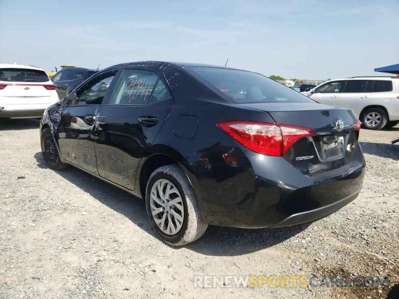 3 Photograph of a damaged car 2T1BURHE9KC162932 TOYOTA COROLLA 2019