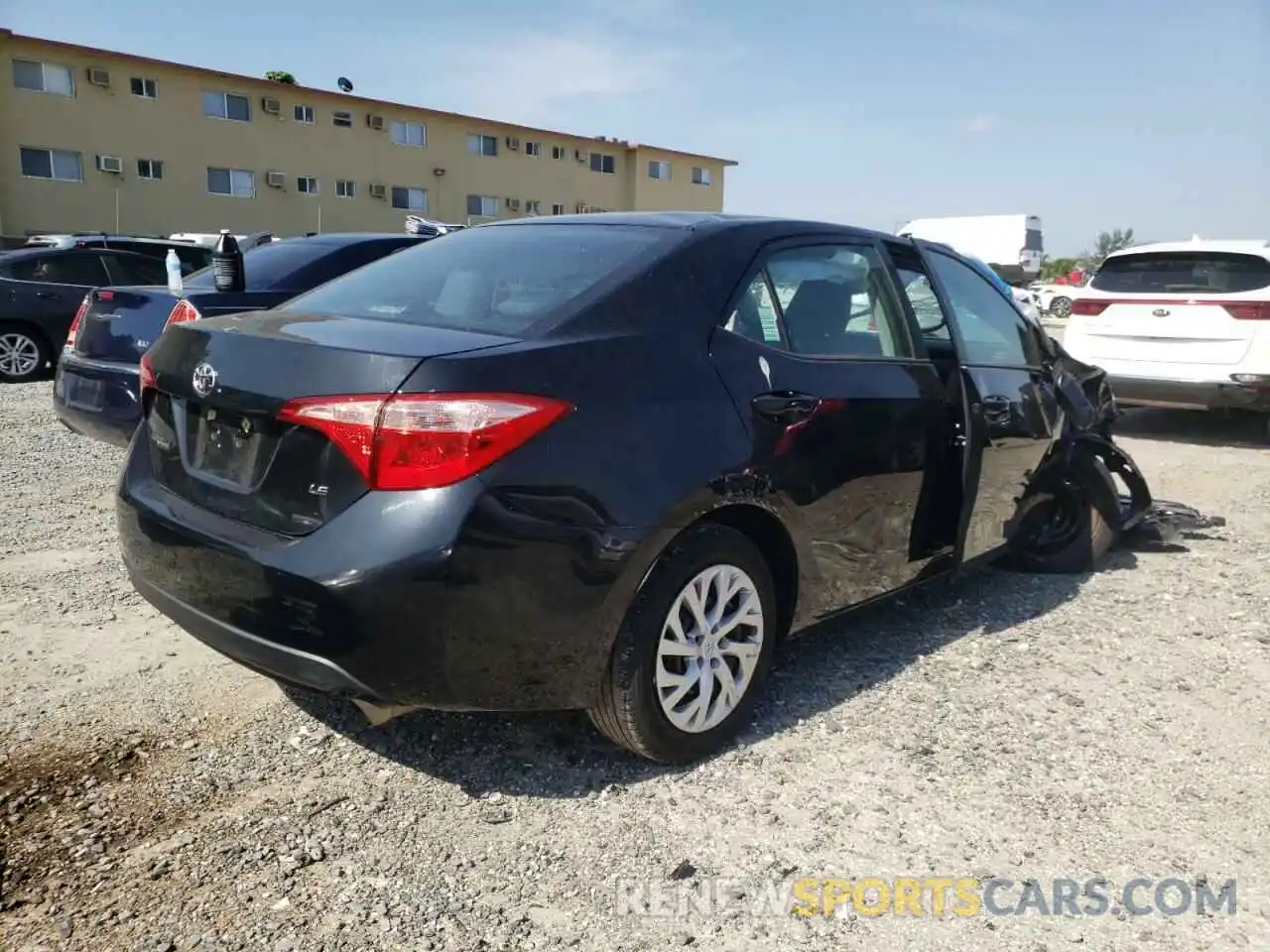 4 Photograph of a damaged car 2T1BURHE9KC162932 TOYOTA COROLLA 2019