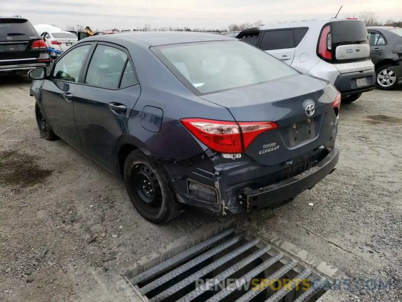 3 Photograph of a damaged car 2T1BURHE9KC163367 TOYOTA COROLLA 2019