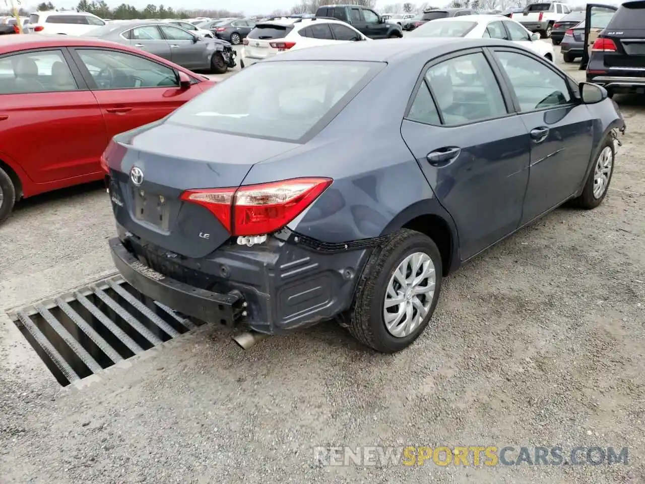 4 Photograph of a damaged car 2T1BURHE9KC163367 TOYOTA COROLLA 2019