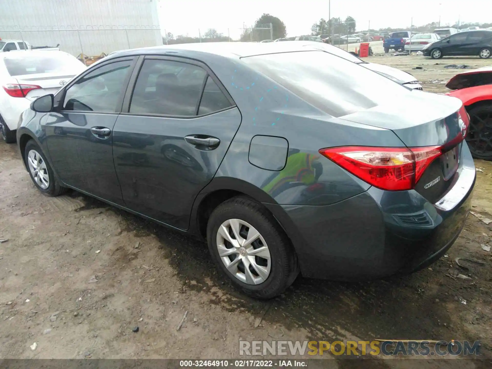 3 Photograph of a damaged car 2T1BURHE9KC163661 TOYOTA COROLLA 2019