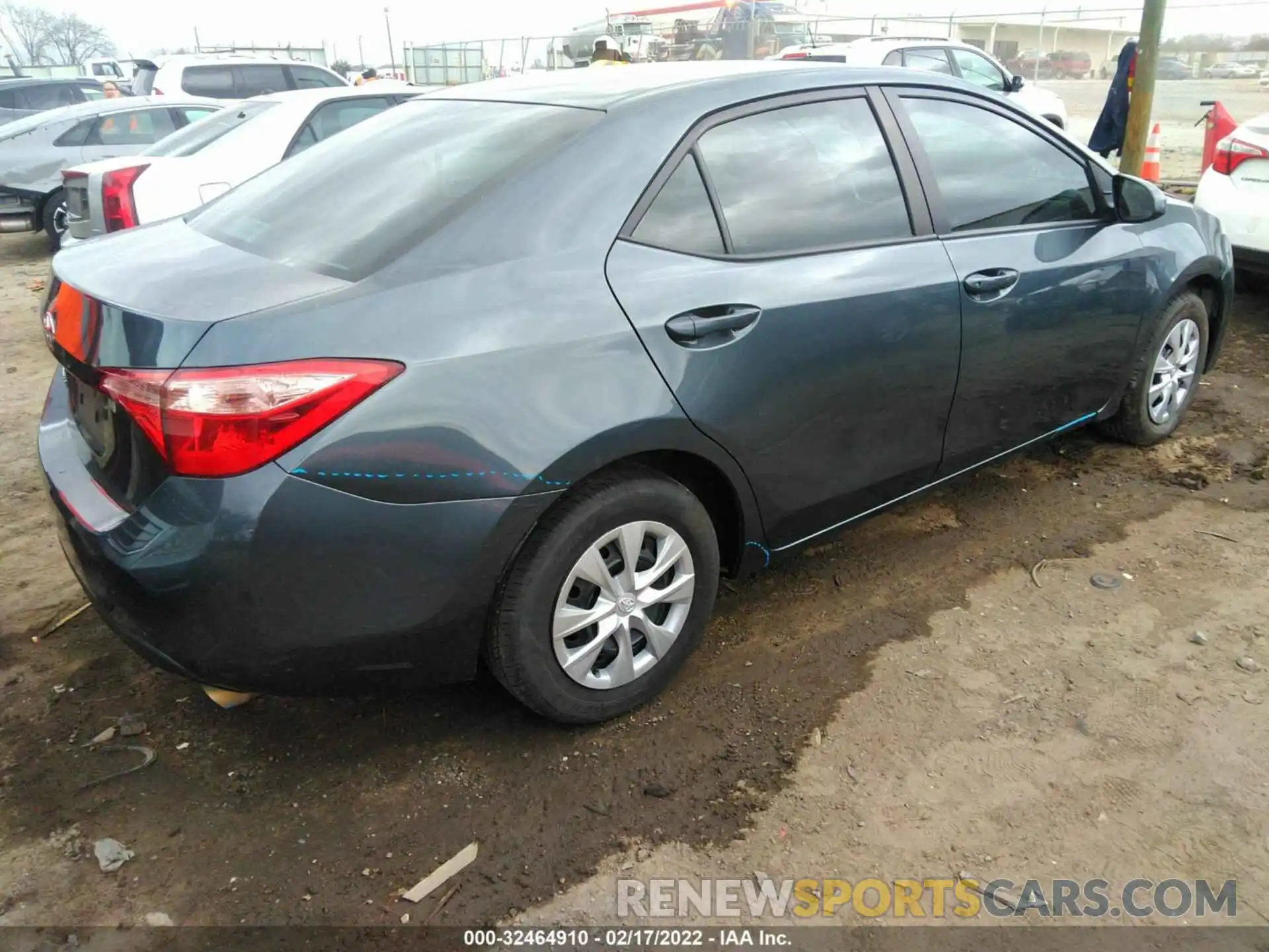 4 Photograph of a damaged car 2T1BURHE9KC163661 TOYOTA COROLLA 2019