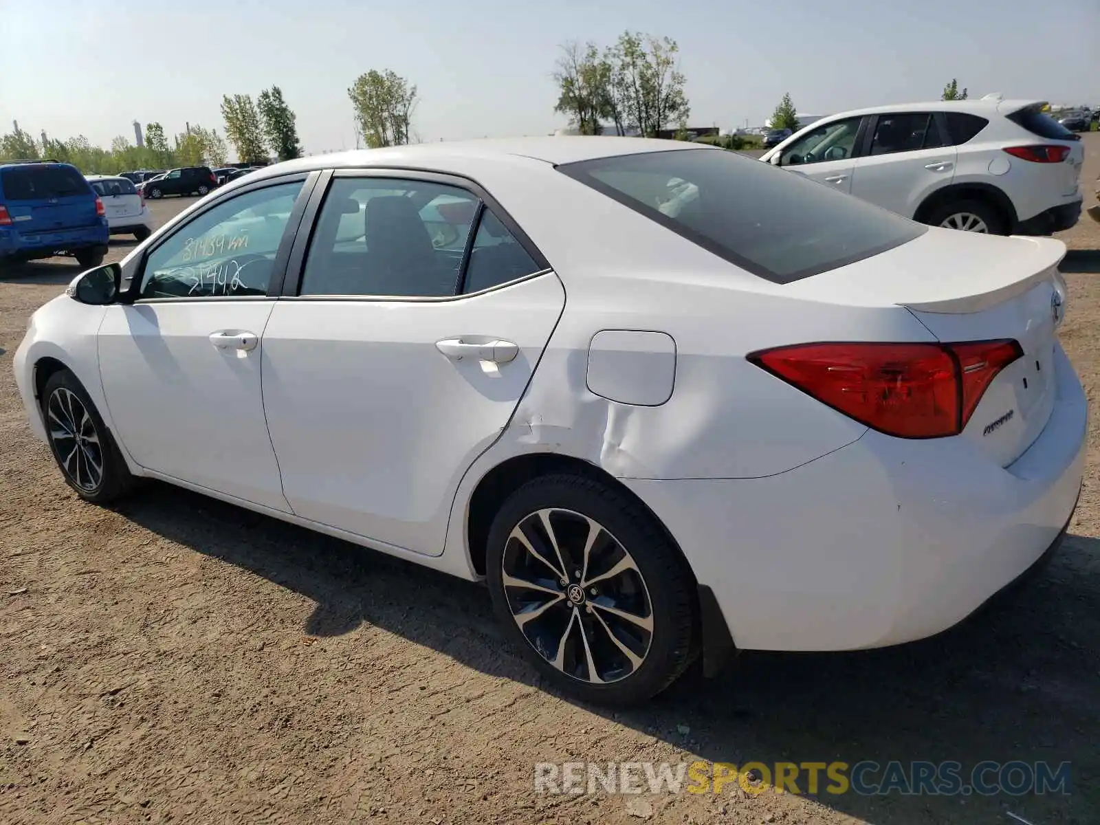 3 Photograph of a damaged car 2T1BURHE9KC163689 TOYOTA COROLLA 2019