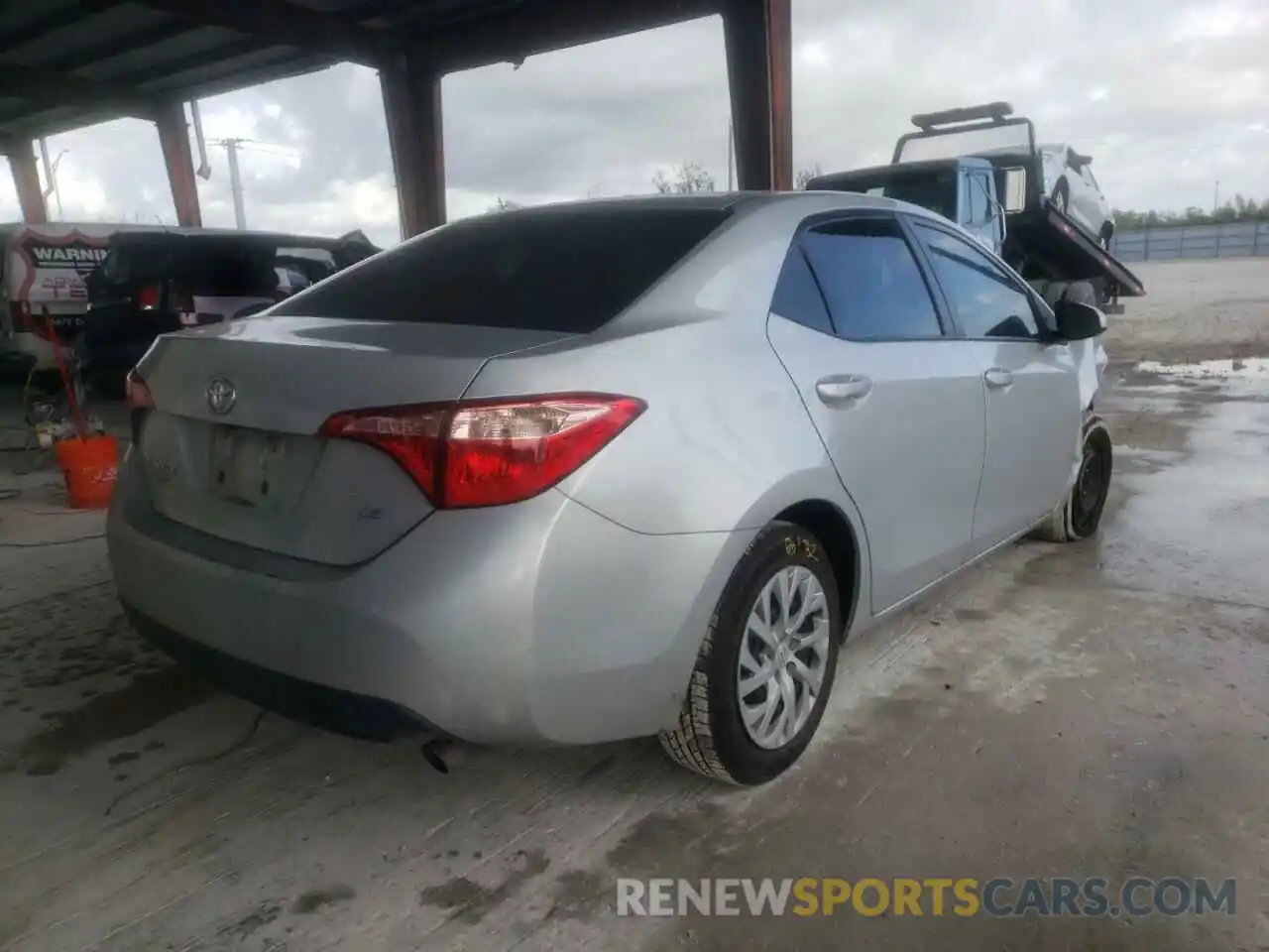 4 Photograph of a damaged car 2T1BURHE9KC163725 TOYOTA COROLLA 2019