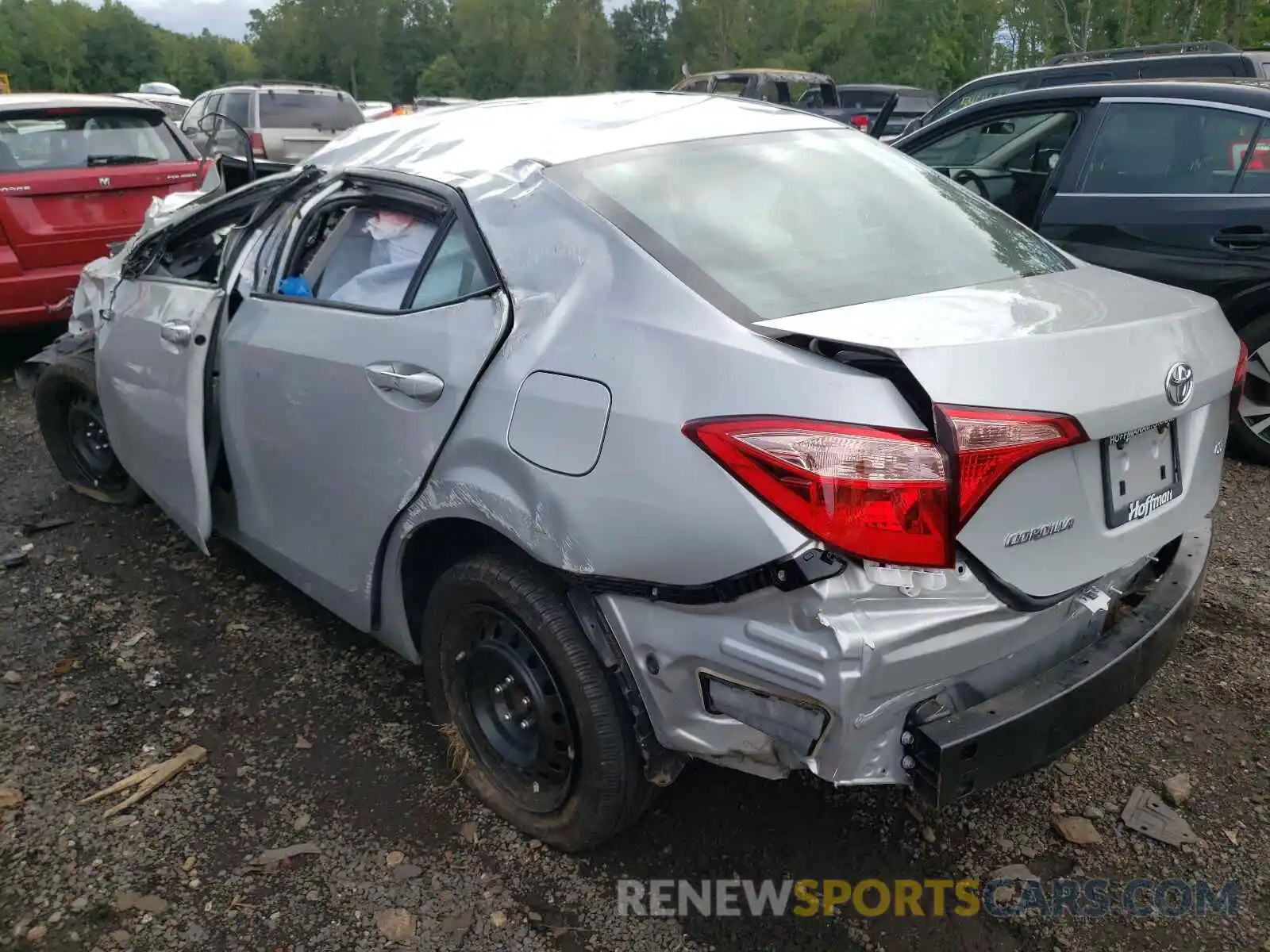 3 Photograph of a damaged car 2T1BURHE9KC164289 TOYOTA COROLLA 2019