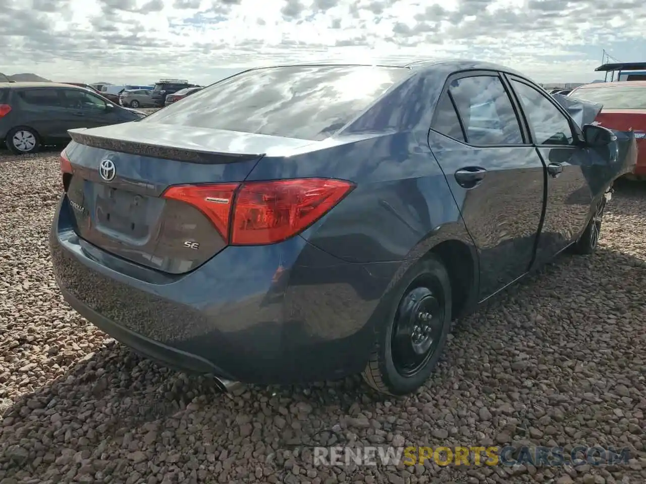 3 Photograph of a damaged car 2T1BURHE9KC164891 TOYOTA COROLLA 2019