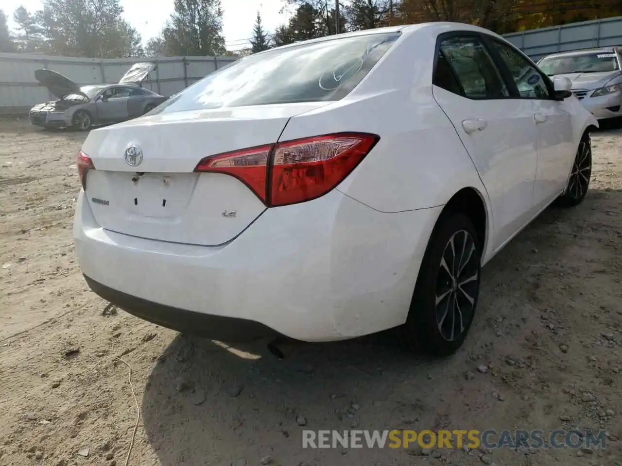 4 Photograph of a damaged car 2T1BURHE9KC164972 TOYOTA COROLLA 2019