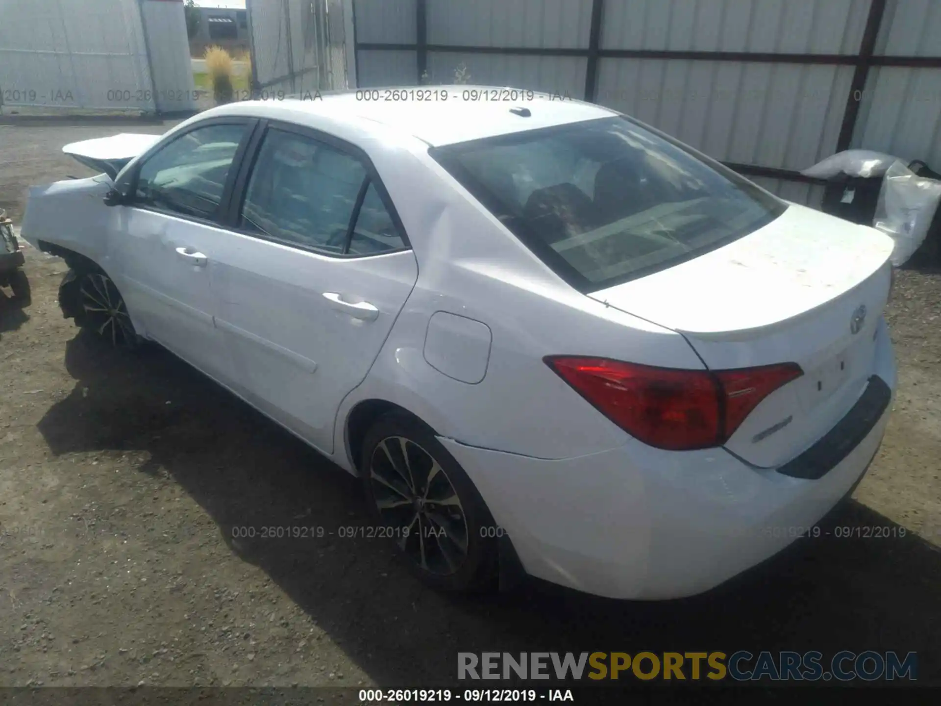 3 Photograph of a damaged car 2T1BURHE9KC165040 TOYOTA COROLLA 2019