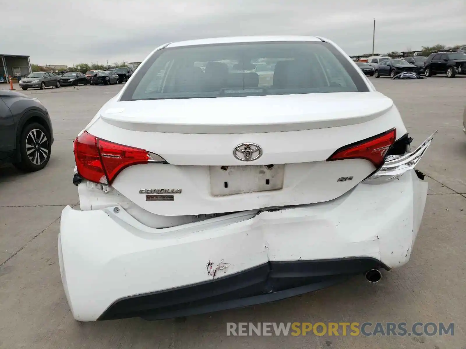 9 Photograph of a damaged car 2T1BURHE9KC165152 TOYOTA COROLLA 2019