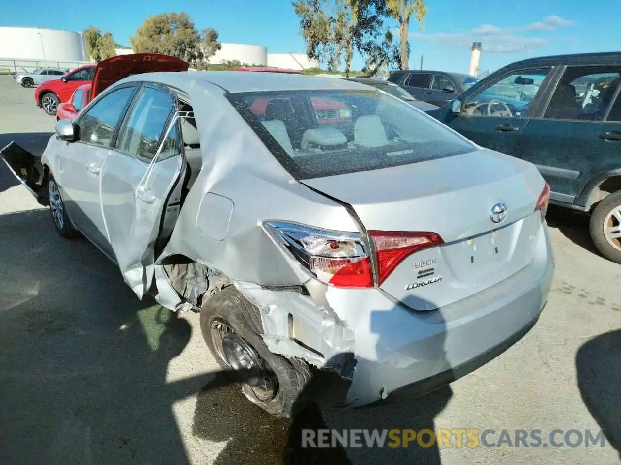 3 Photograph of a damaged car 2T1BURHE9KC165460 TOYOTA COROLLA 2019