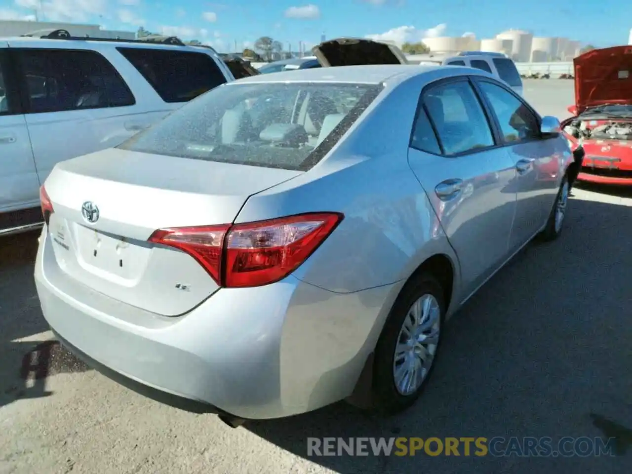 4 Photograph of a damaged car 2T1BURHE9KC165460 TOYOTA COROLLA 2019