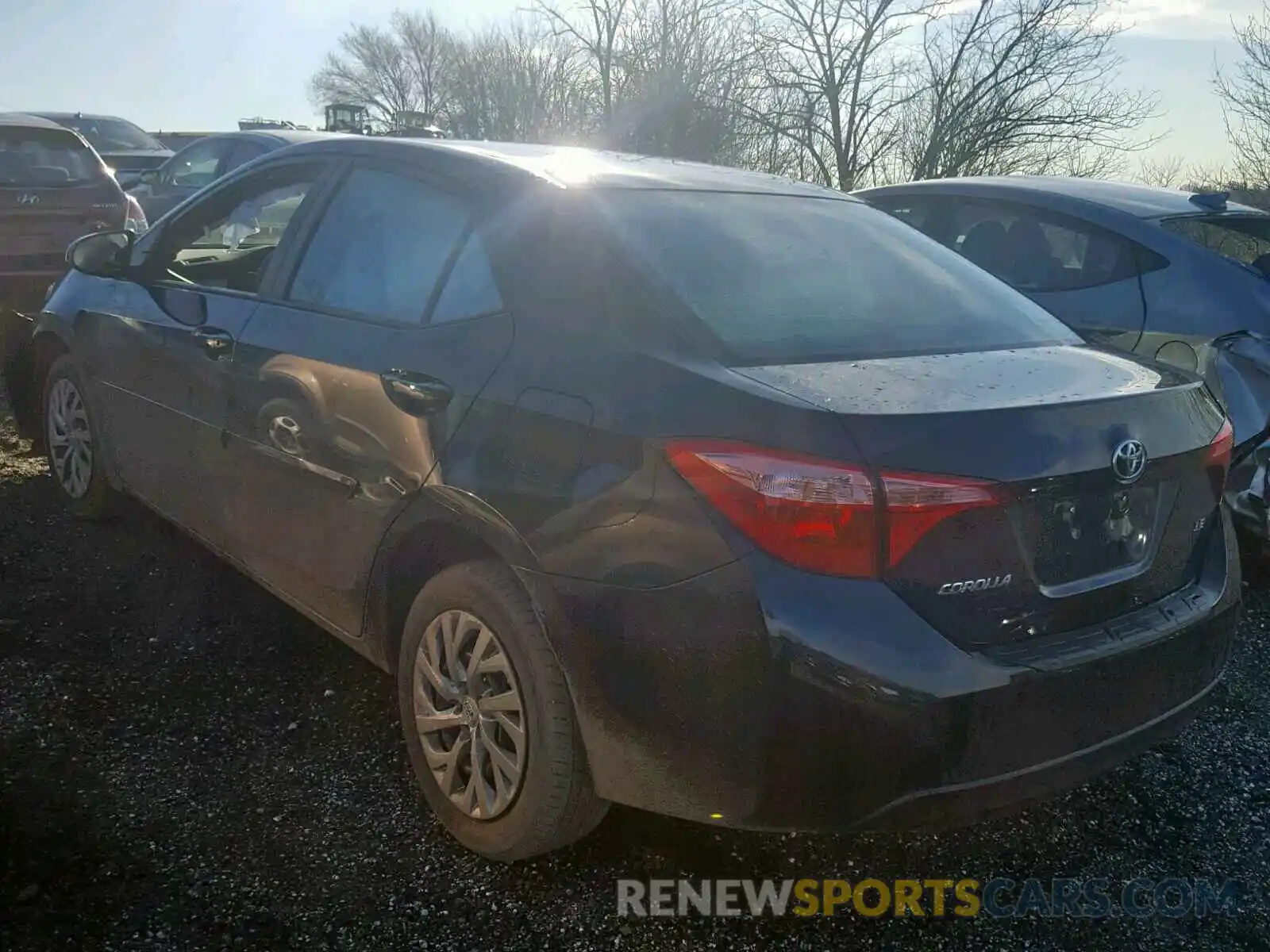 3 Photograph of a damaged car 2T1BURHE9KC165703 TOYOTA COROLLA 2019