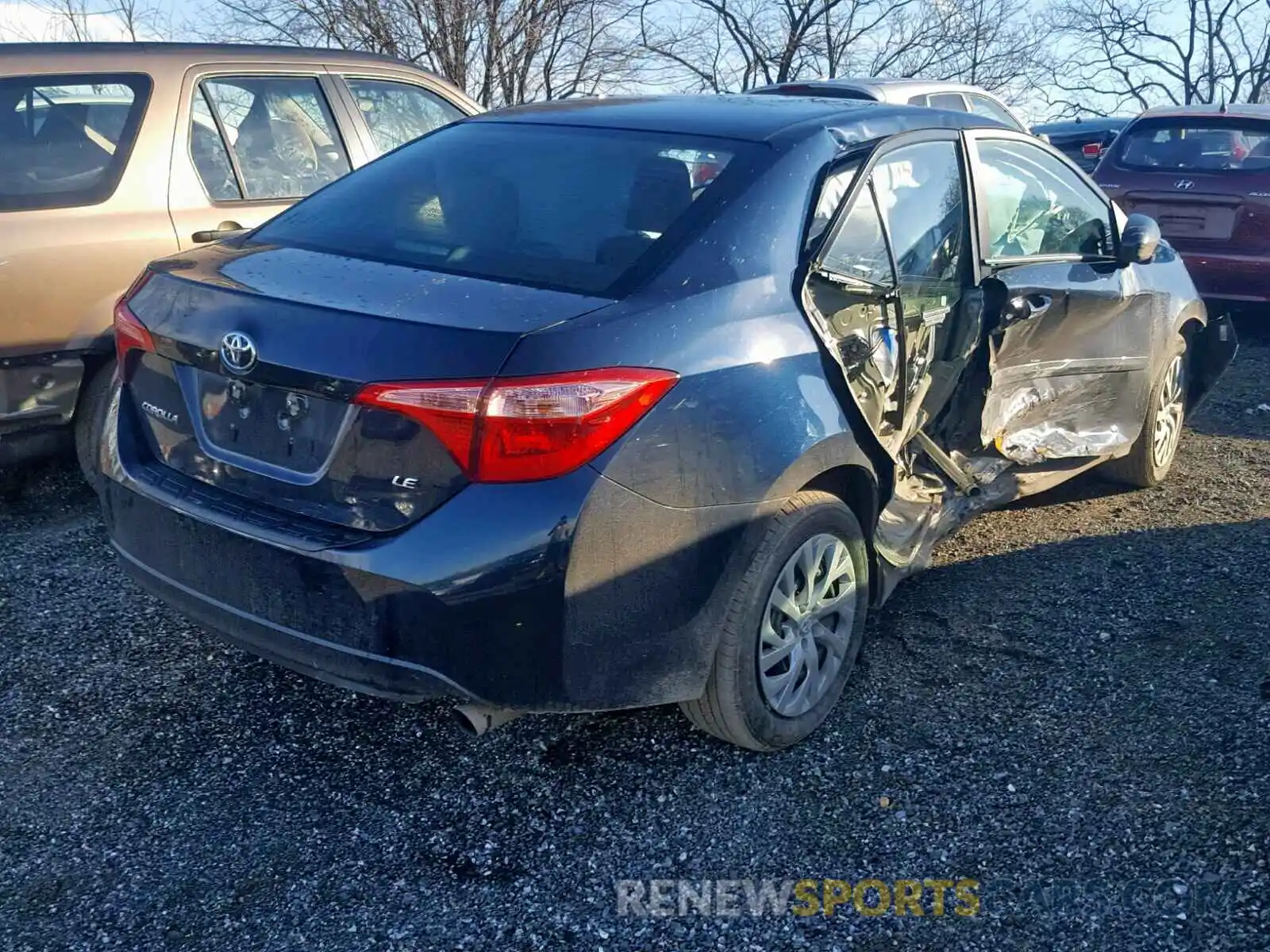 4 Photograph of a damaged car 2T1BURHE9KC165703 TOYOTA COROLLA 2019