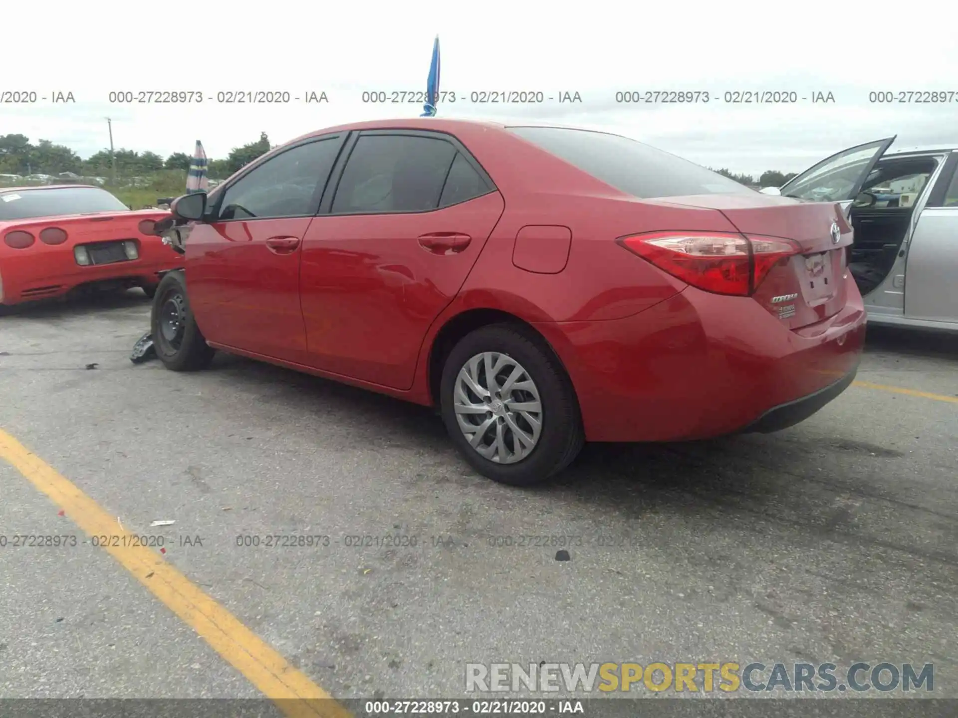 3 Photograph of a damaged car 2T1BURHE9KC166110 TOYOTA COROLLA 2019