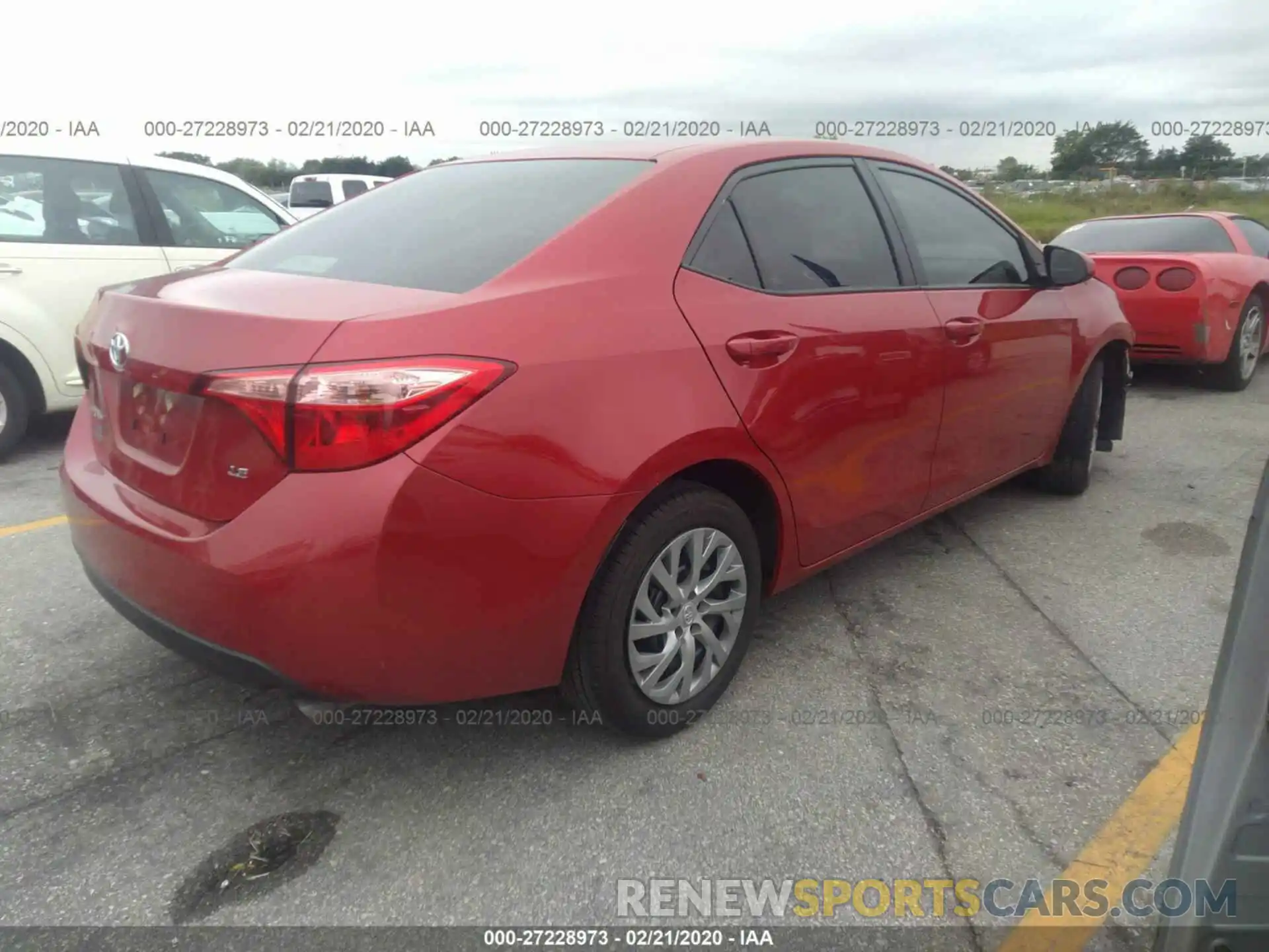 4 Photograph of a damaged car 2T1BURHE9KC166110 TOYOTA COROLLA 2019