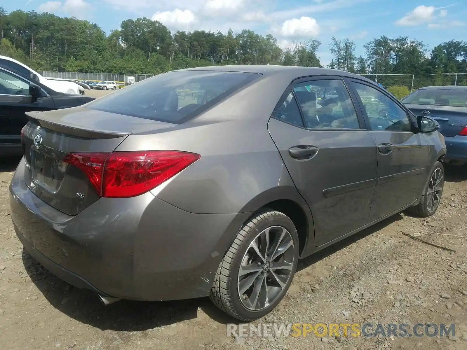 4 Photograph of a damaged car 2T1BURHE9KC166639 TOYOTA COROLLA 2019