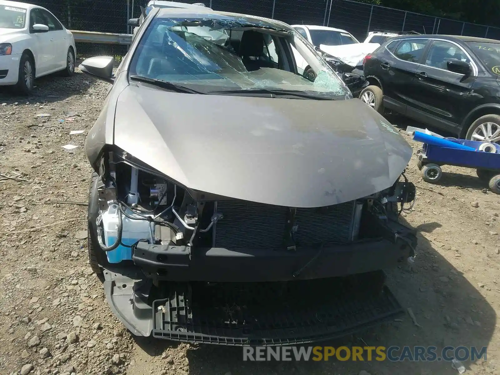 9 Photograph of a damaged car 2T1BURHE9KC166639 TOYOTA COROLLA 2019