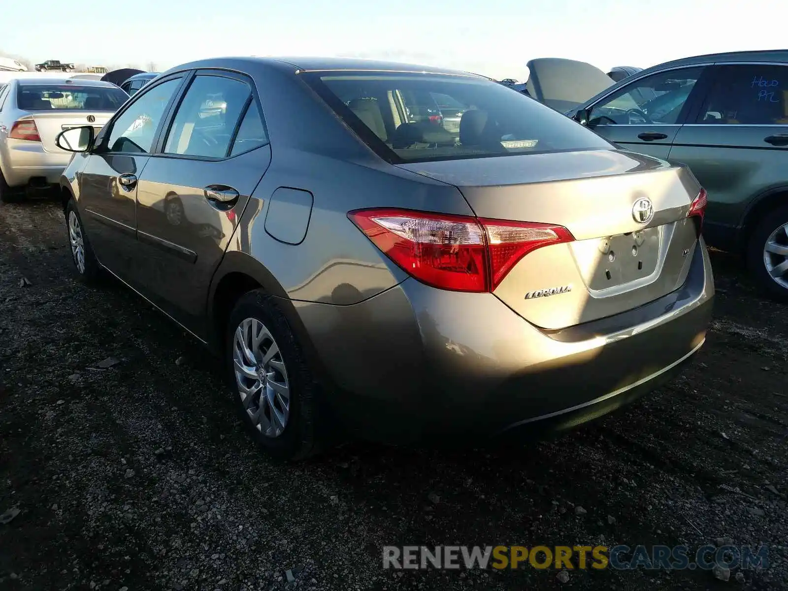 3 Photograph of a damaged car 2T1BURHE9KC166804 TOYOTA COROLLA 2019