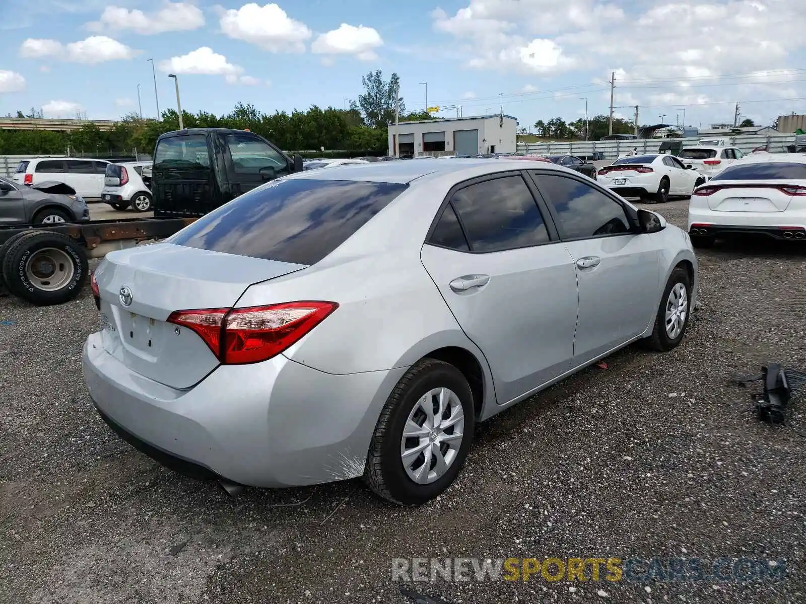 4 Photograph of a damaged car 2T1BURHE9KC168200 TOYOTA COROLLA 2019