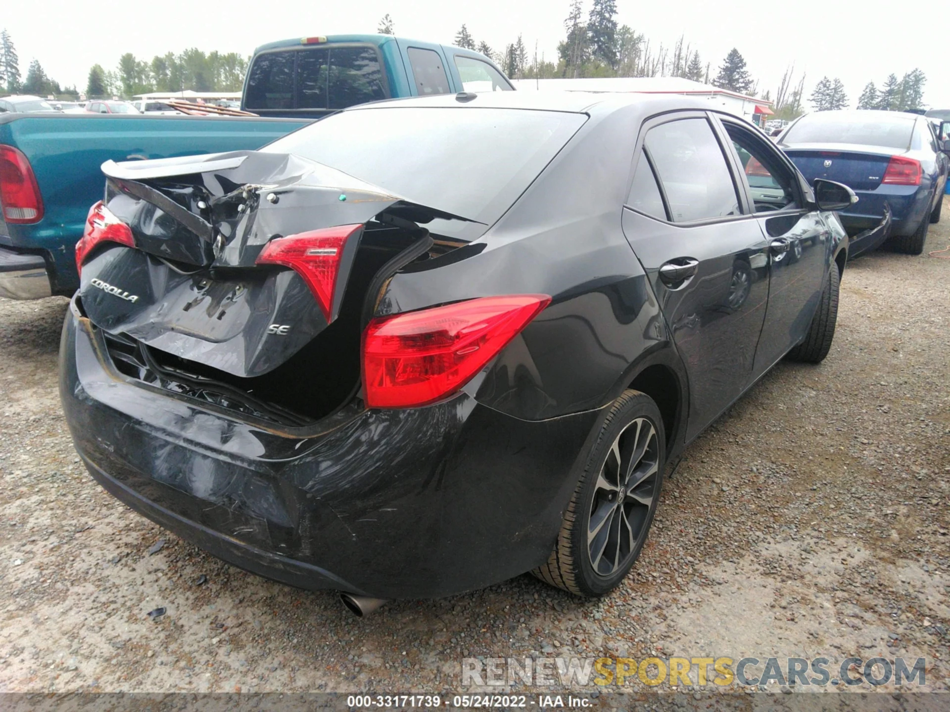 4 Photograph of a damaged car 2T1BURHE9KC168570 TOYOTA COROLLA 2019