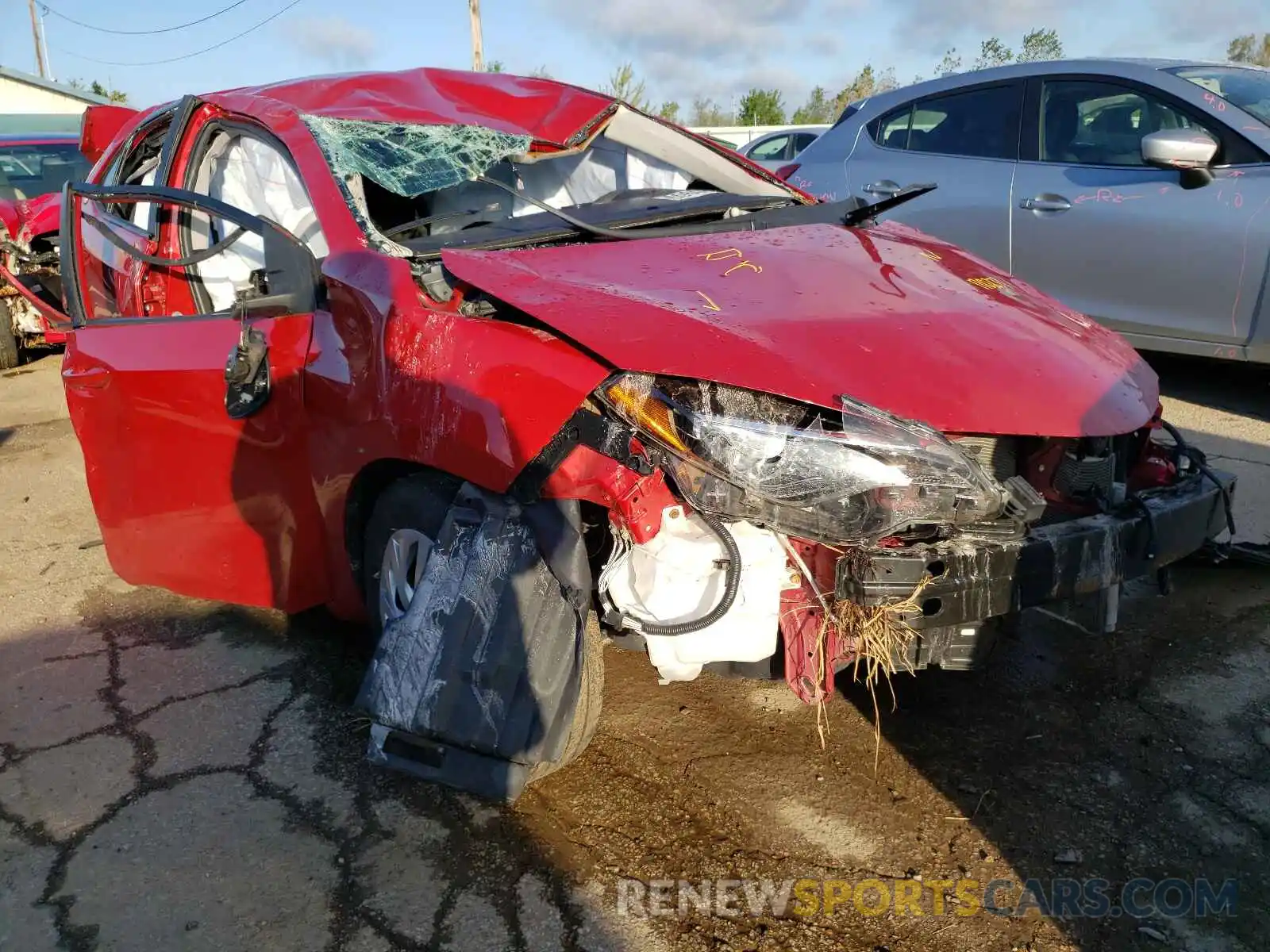 1 Photograph of a damaged car 2T1BURHE9KC170237 TOYOTA COROLLA 2019