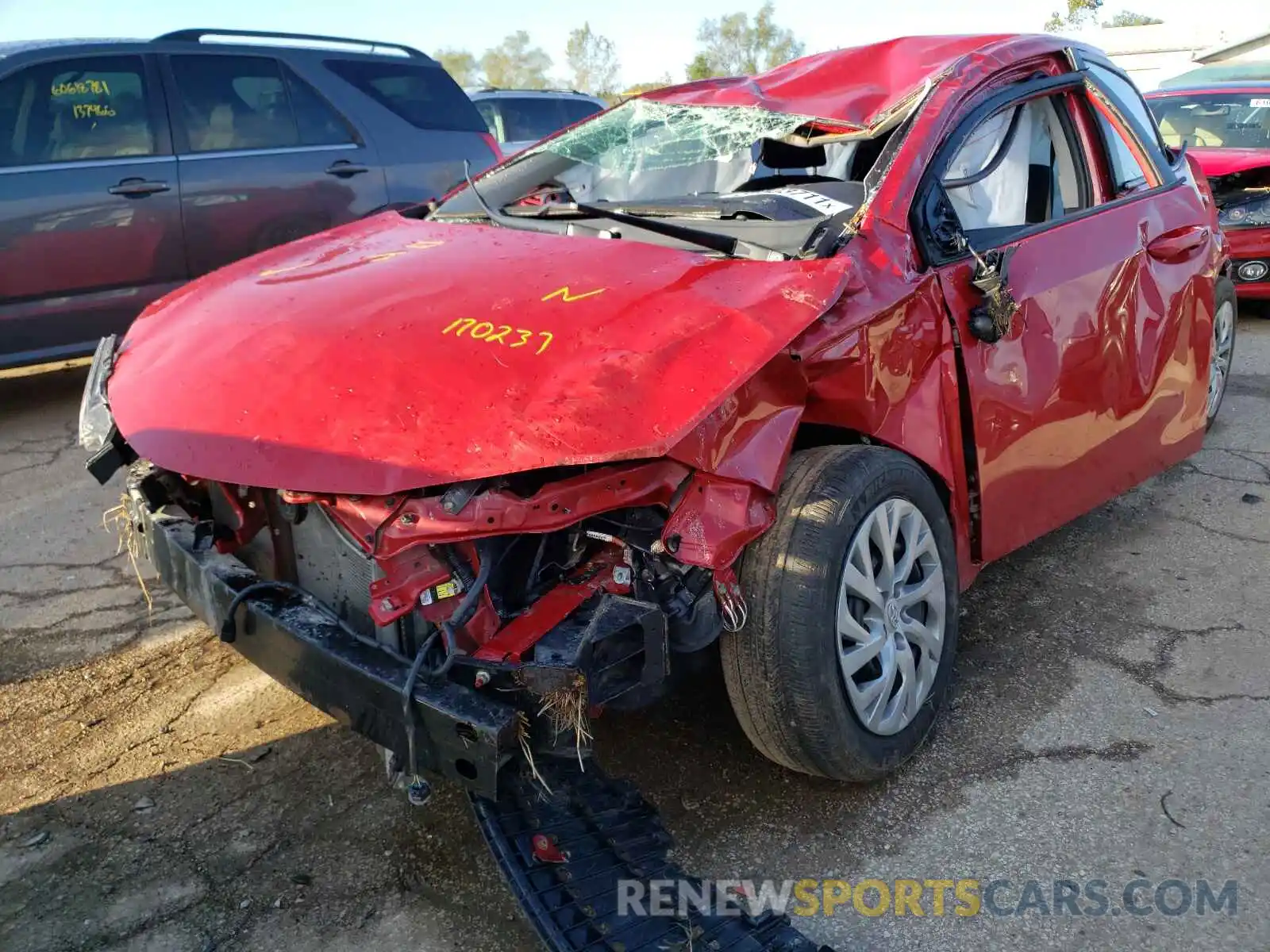 2 Photograph of a damaged car 2T1BURHE9KC170237 TOYOTA COROLLA 2019