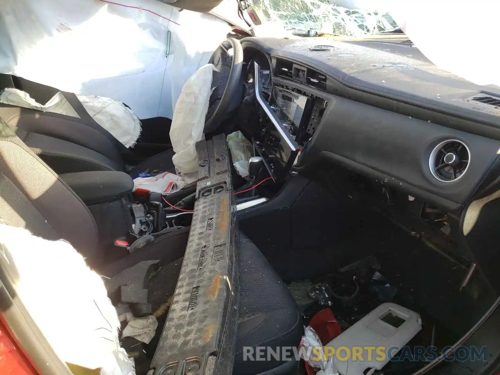 5 Photograph of a damaged car 2T1BURHE9KC170237 TOYOTA COROLLA 2019