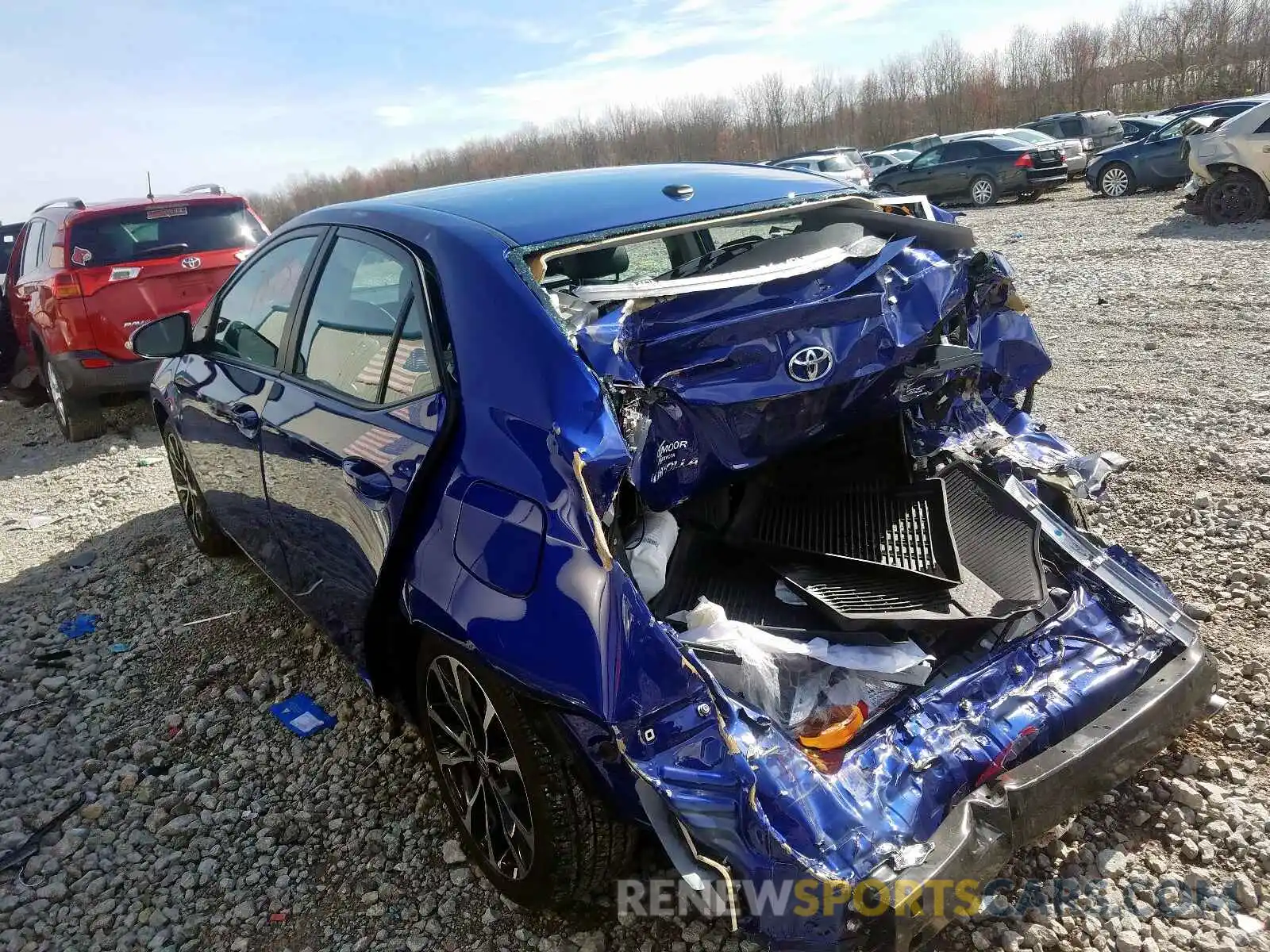 3 Photograph of a damaged car 2T1BURHE9KC172084 TOYOTA COROLLA 2019