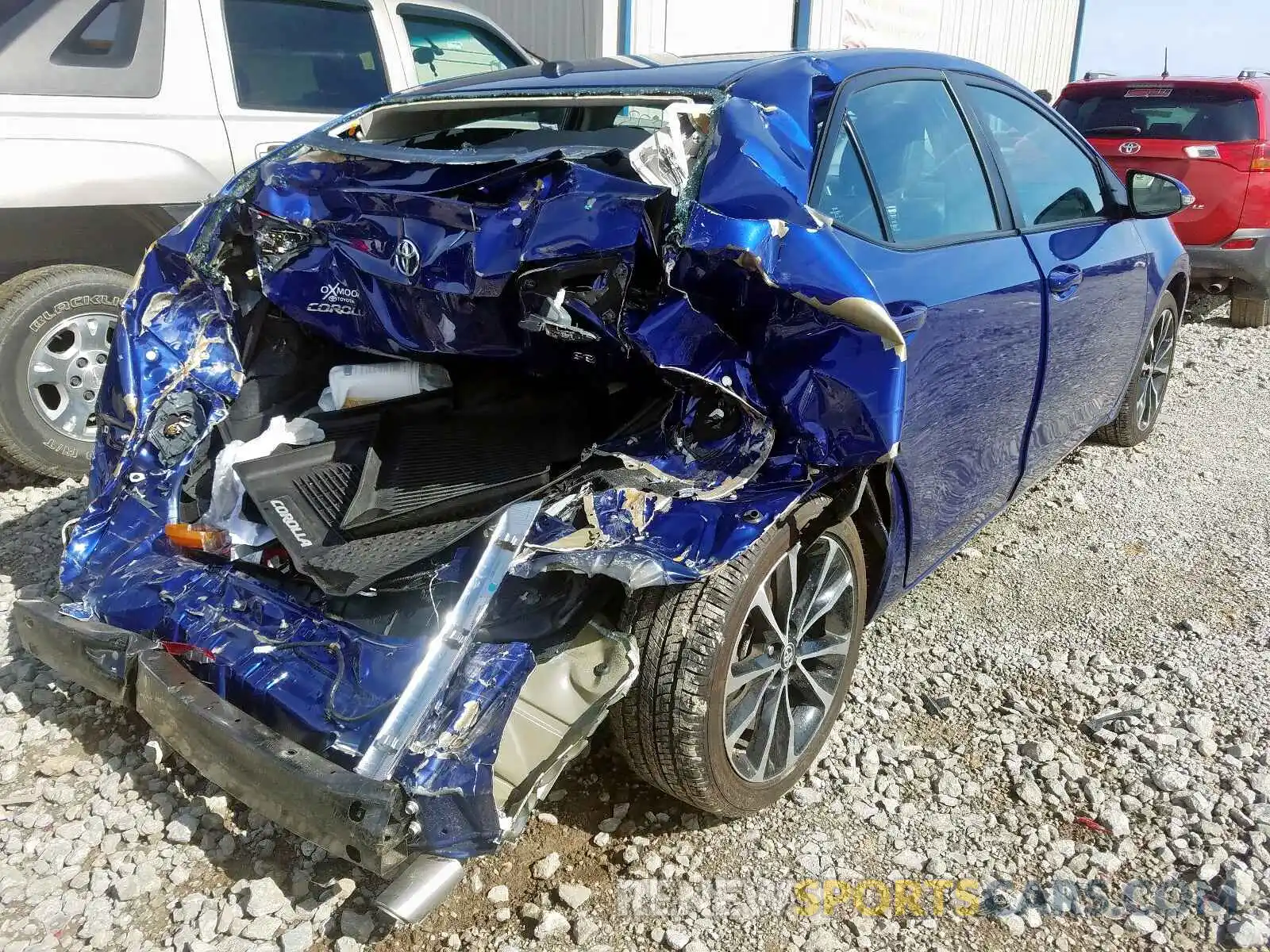 4 Photograph of a damaged car 2T1BURHE9KC172084 TOYOTA COROLLA 2019