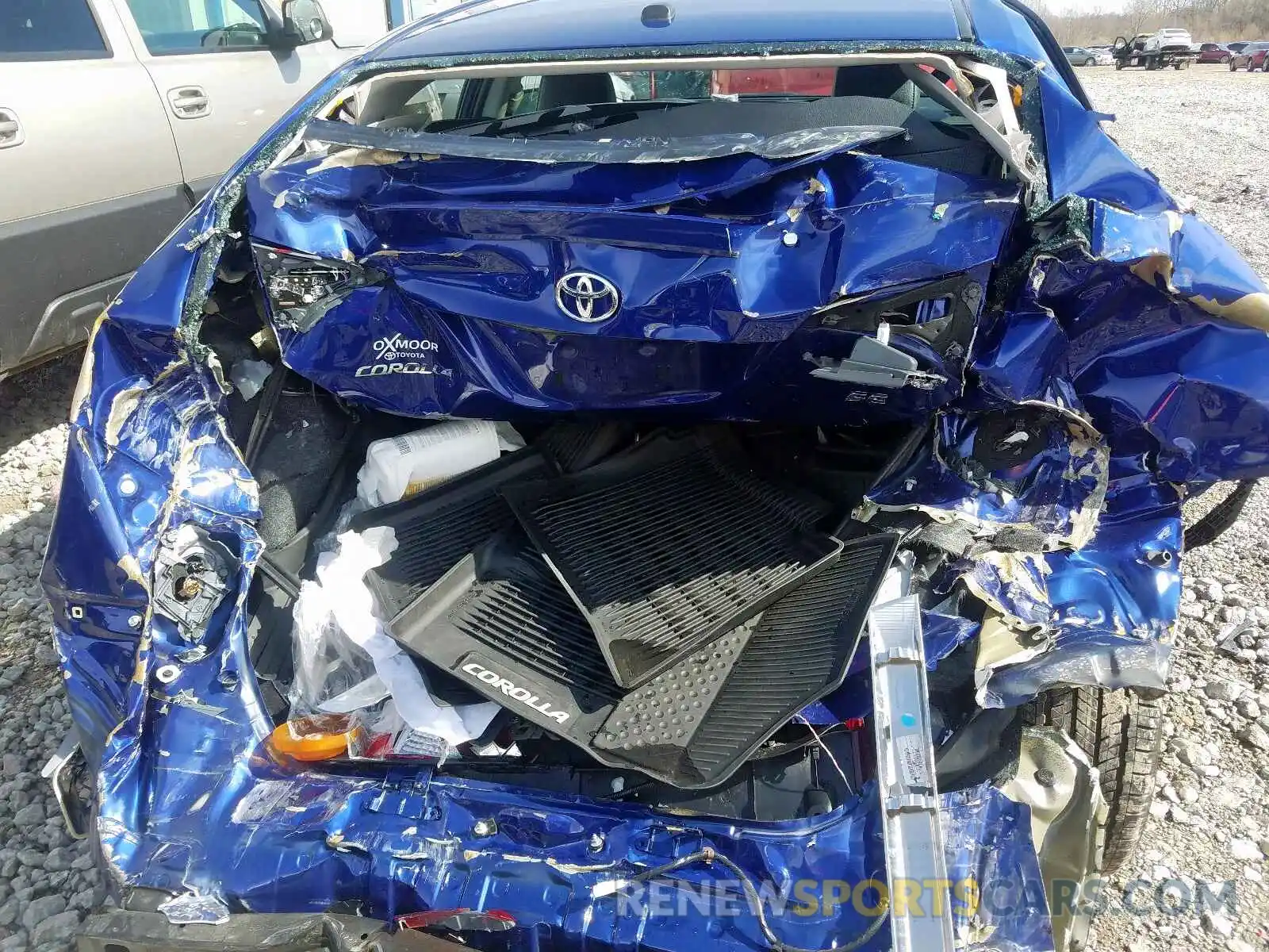 9 Photograph of a damaged car 2T1BURHE9KC172084 TOYOTA COROLLA 2019