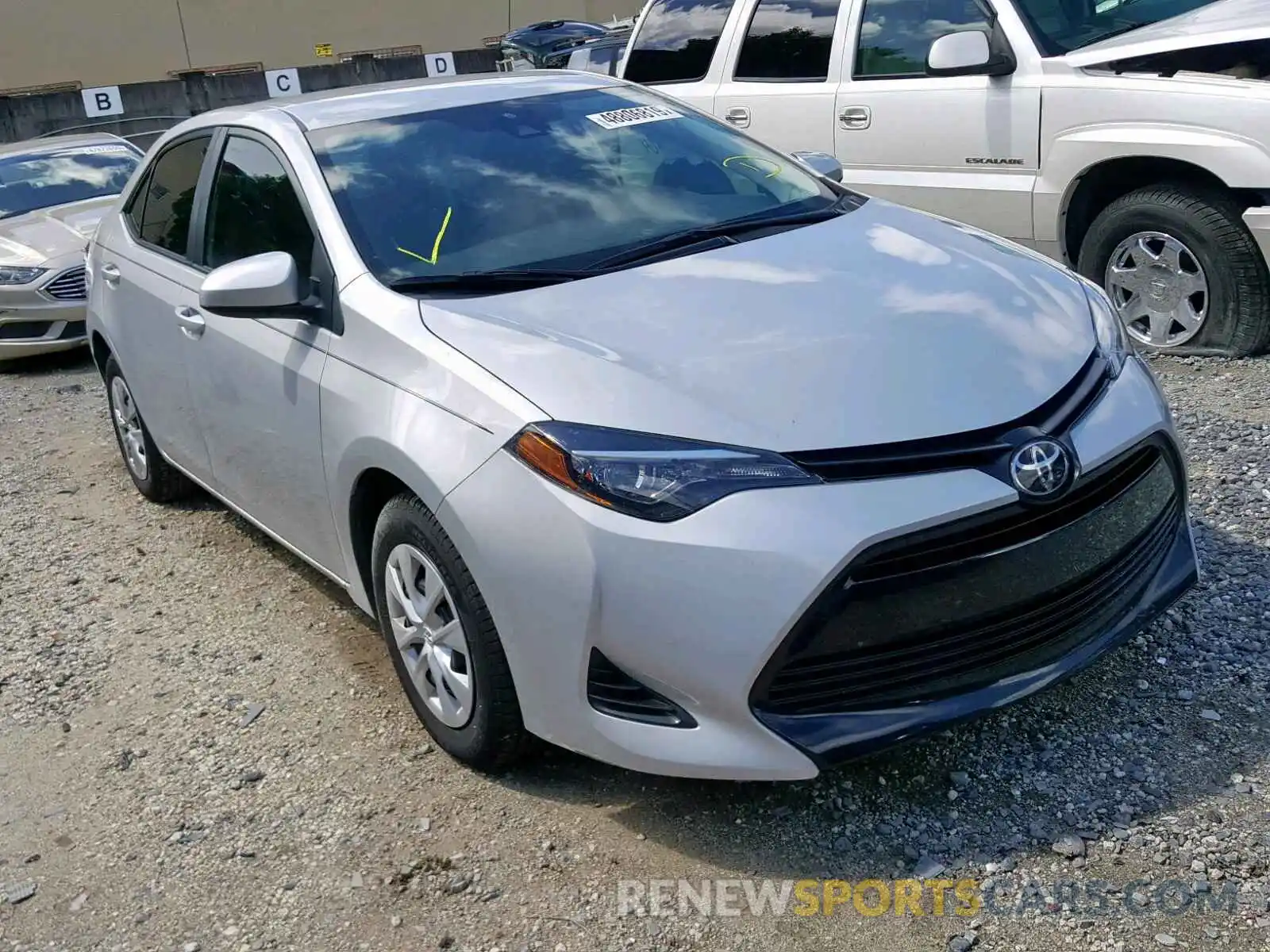 1 Photograph of a damaged car 2T1BURHE9KC173283 TOYOTA COROLLA 2019