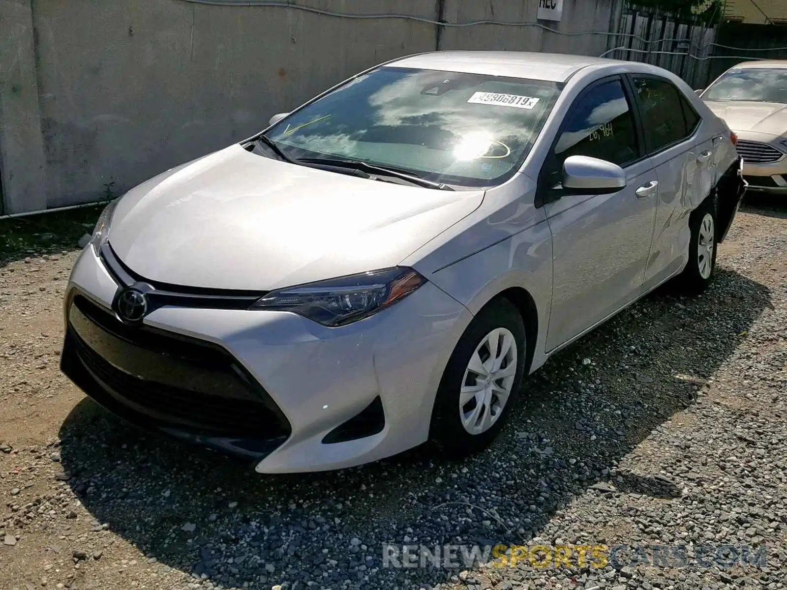 2 Photograph of a damaged car 2T1BURHE9KC173283 TOYOTA COROLLA 2019