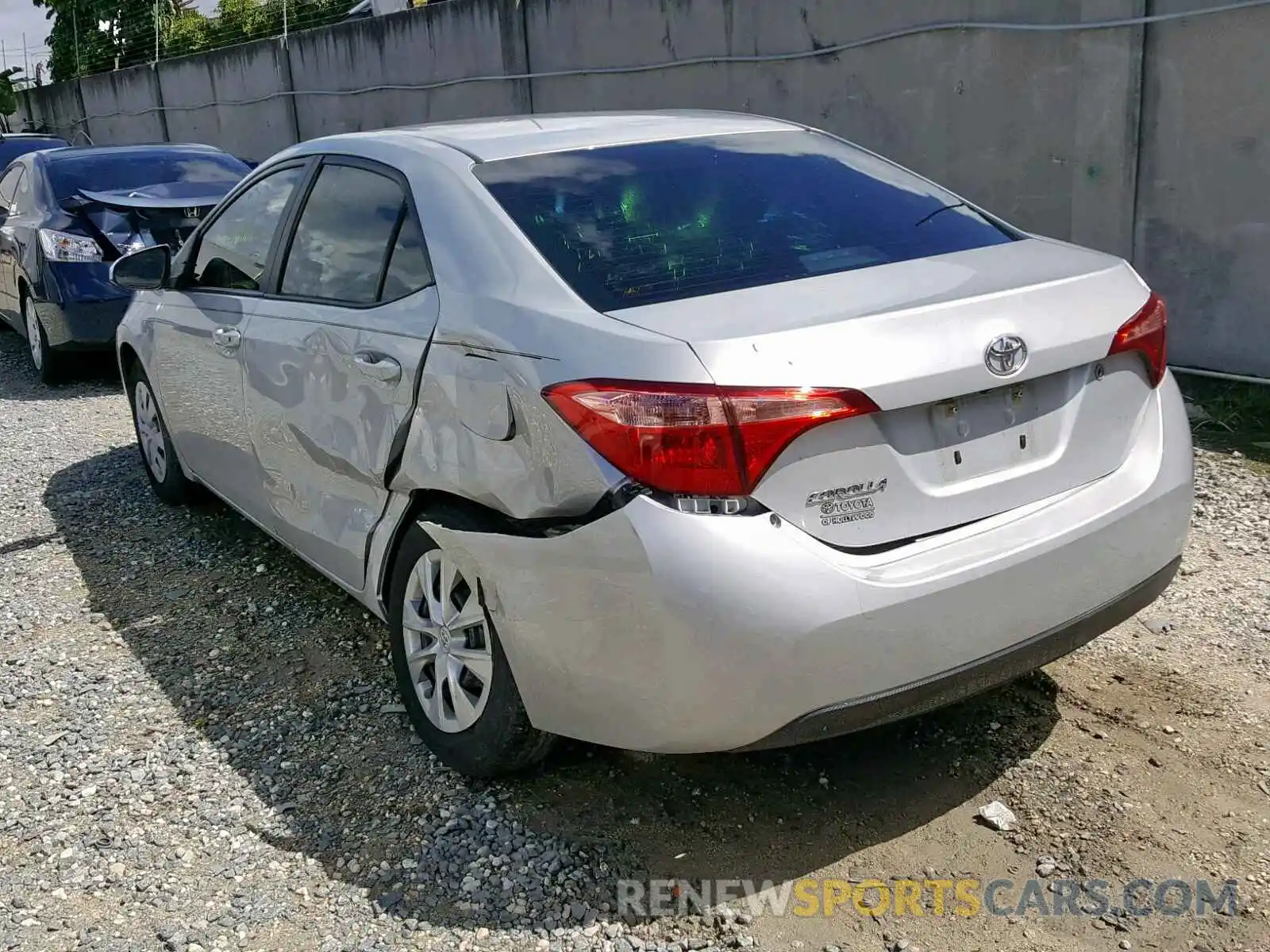 3 Photograph of a damaged car 2T1BURHE9KC173283 TOYOTA COROLLA 2019