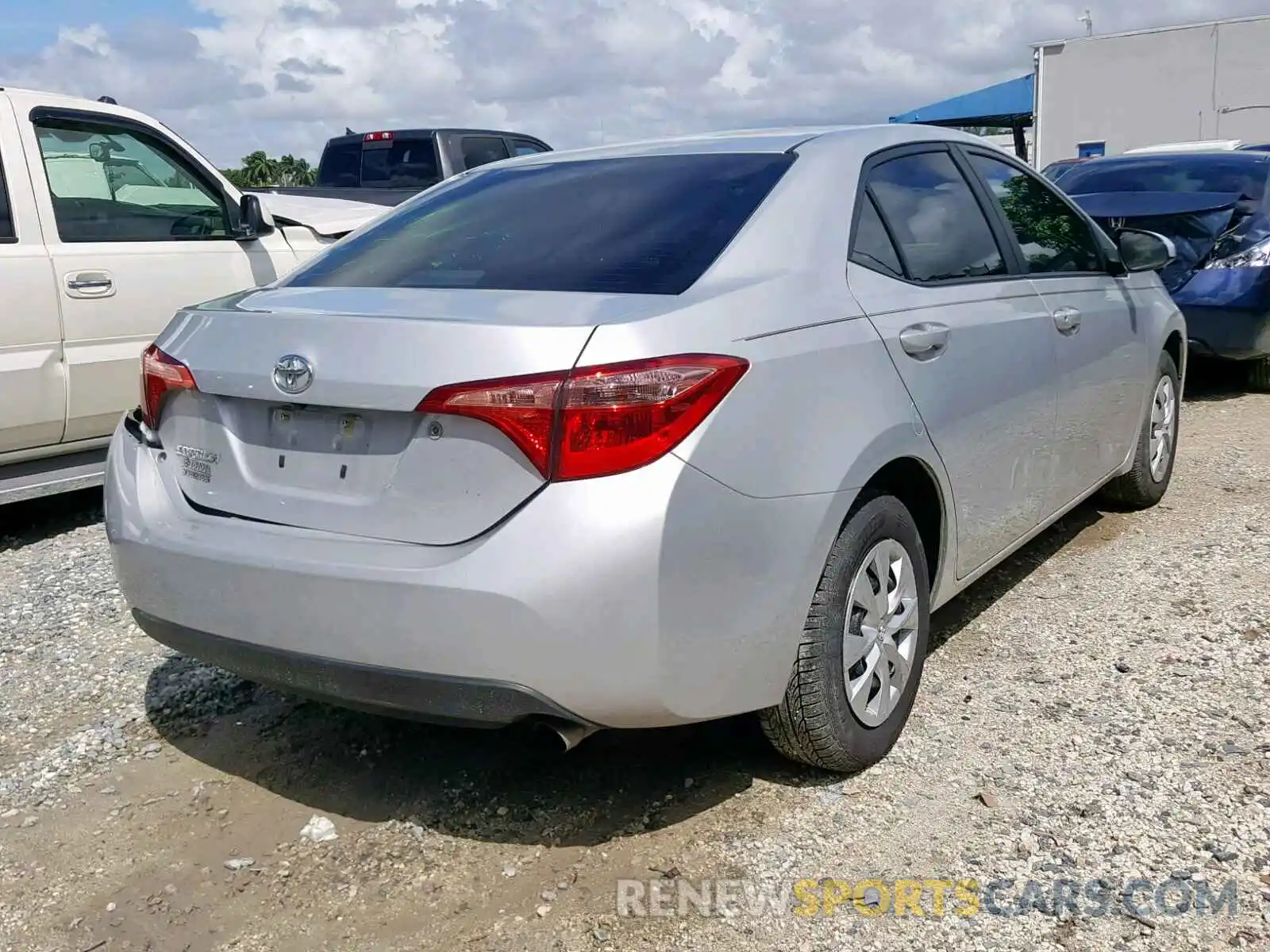 4 Photograph of a damaged car 2T1BURHE9KC173283 TOYOTA COROLLA 2019