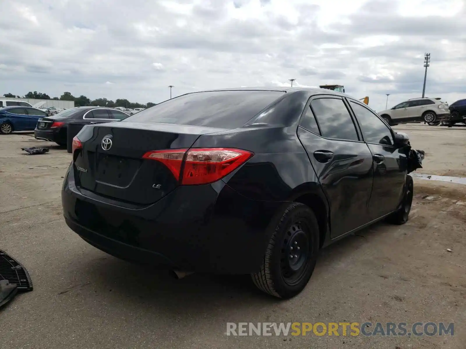 4 Photograph of a damaged car 2T1BURHE9KC173610 TOYOTA COROLLA 2019