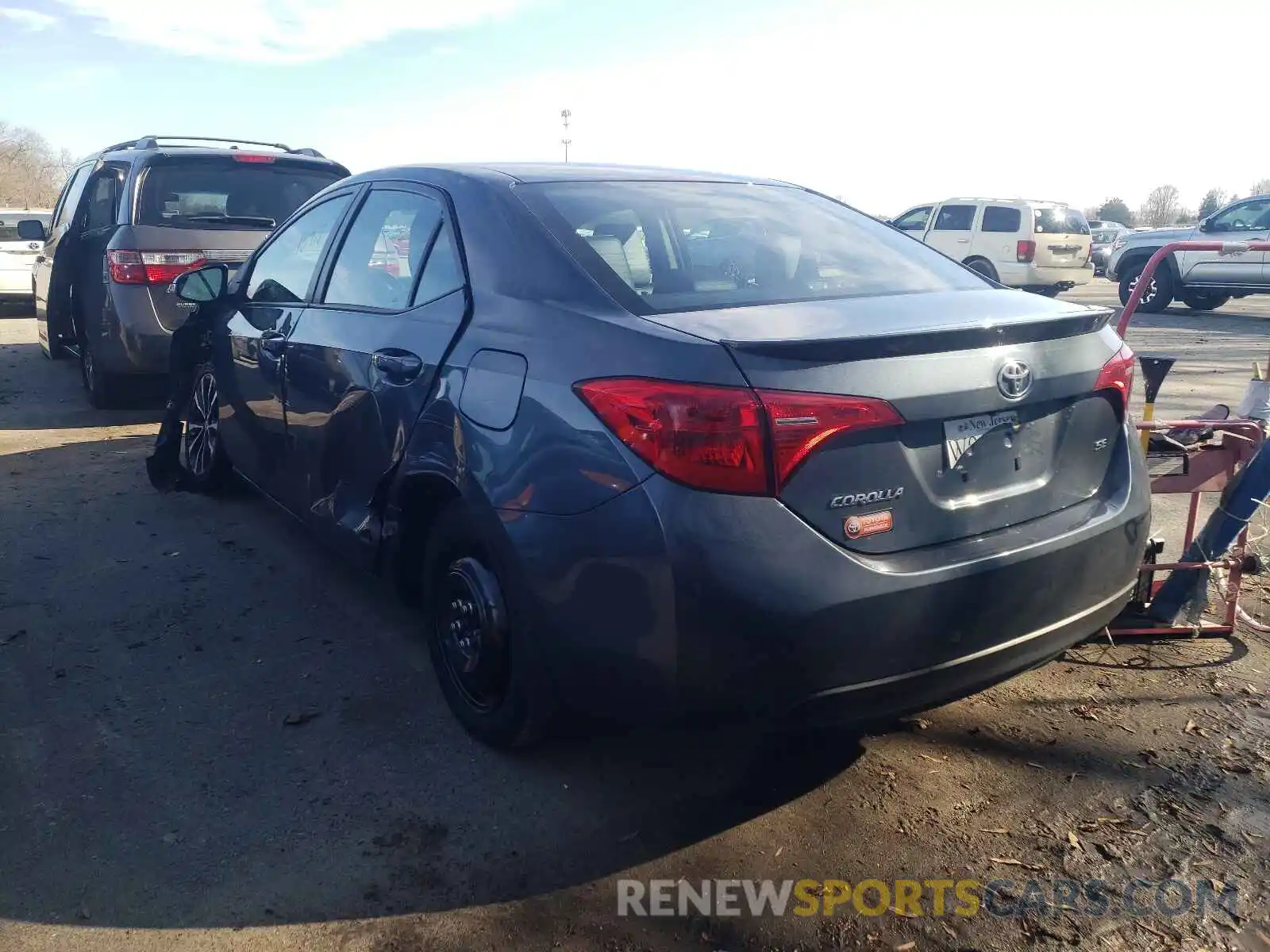 3 Photograph of a damaged car 2T1BURHE9KC173915 TOYOTA COROLLA 2019