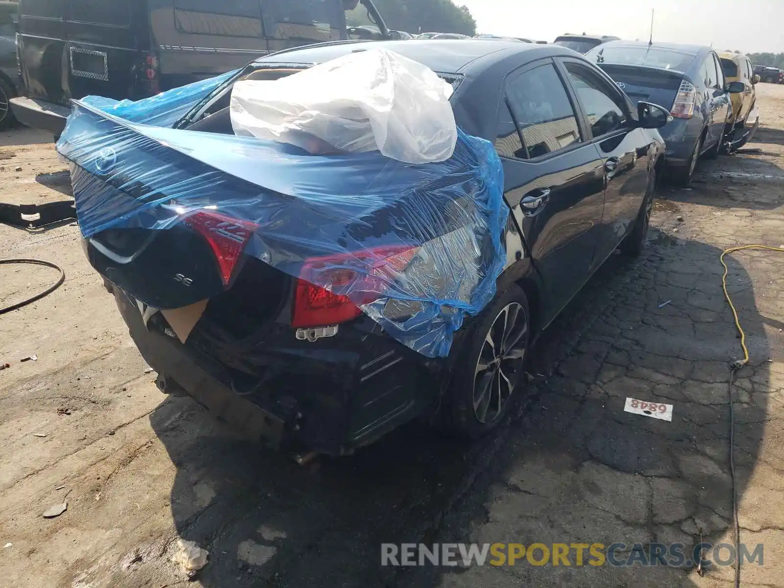 4 Photograph of a damaged car 2T1BURHE9KC176295 TOYOTA COROLLA 2019