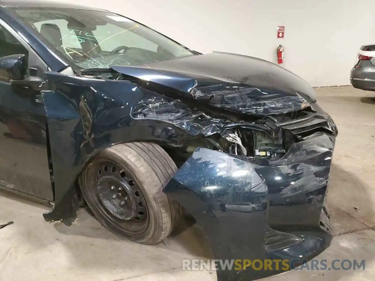 9 Photograph of a damaged car 2T1BURHE9KC176863 TOYOTA COROLLA 2019