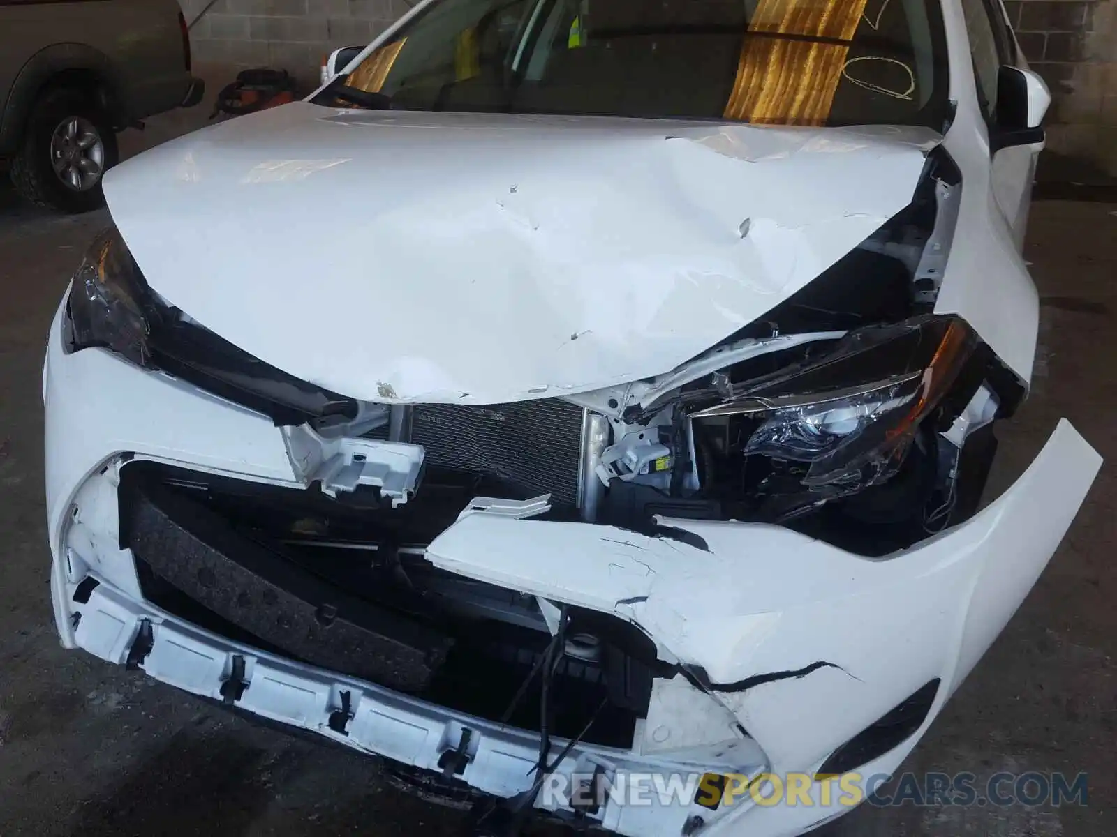 9 Photograph of a damaged car 2T1BURHE9KC176992 TOYOTA COROLLA 2019