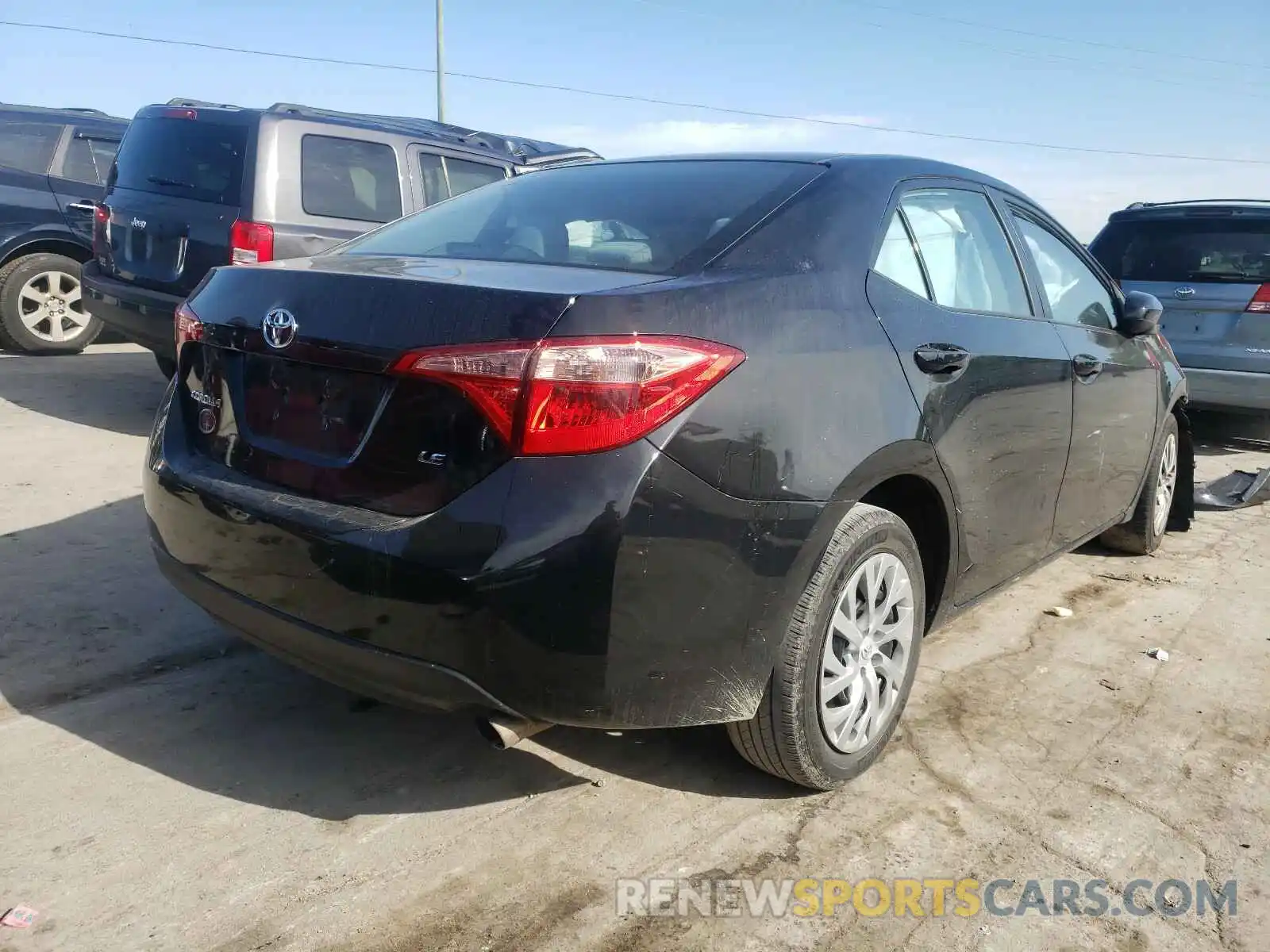 4 Photograph of a damaged car 2T1BURHE9KC178015 TOYOTA COROLLA 2019