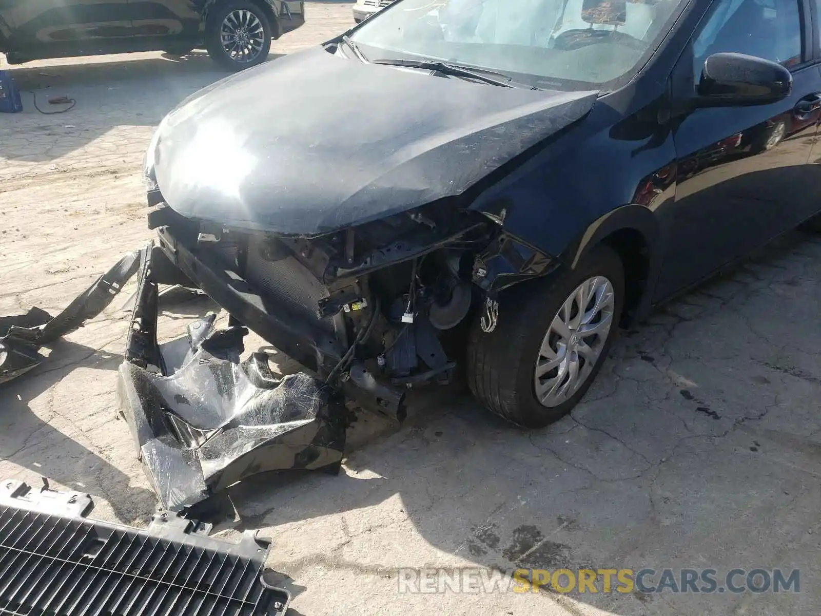 9 Photograph of a damaged car 2T1BURHE9KC178015 TOYOTA COROLLA 2019