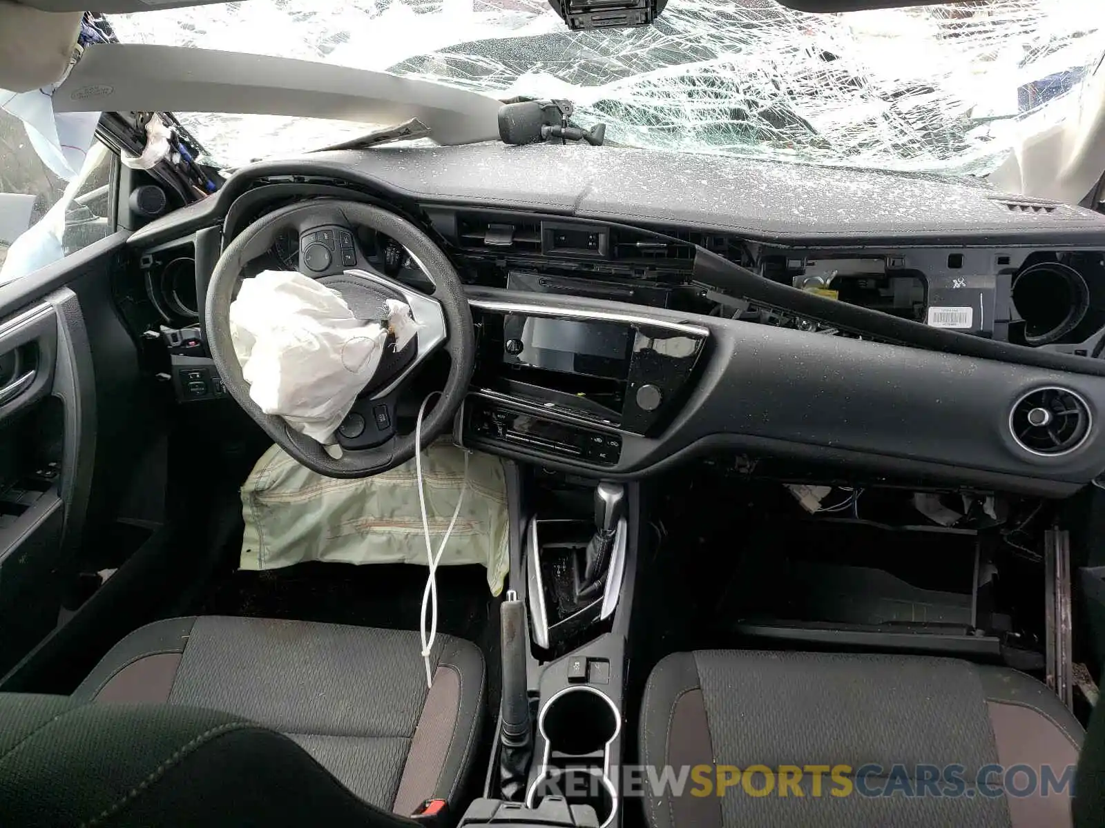 9 Photograph of a damaged car 2T1BURHE9KC178659 TOYOTA COROLLA 2019