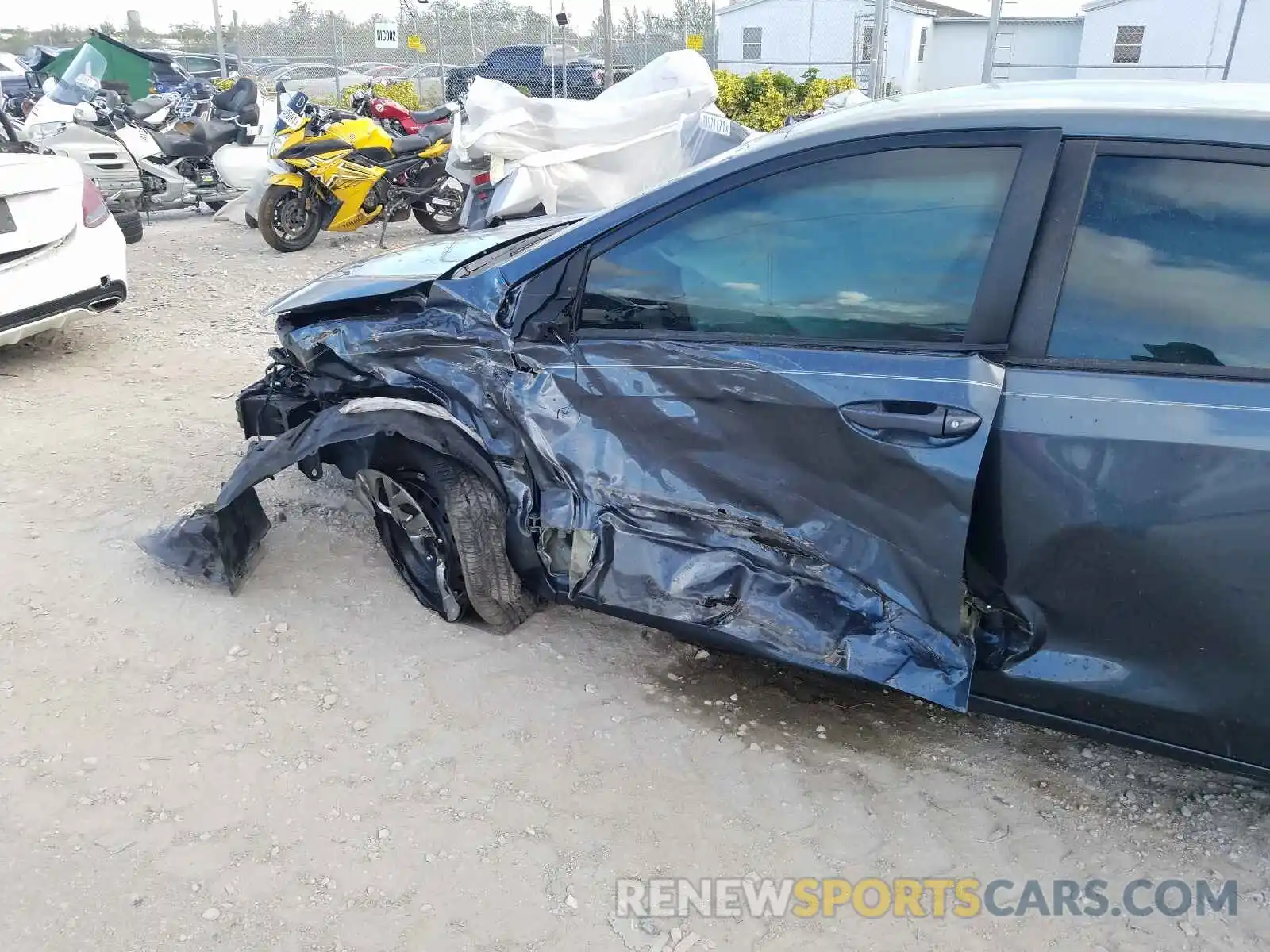 10 Photograph of a damaged car 2T1BURHE9KC179987 TOYOTA COROLLA 2019