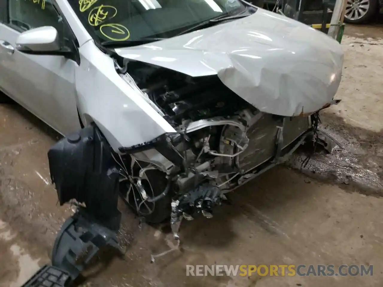 9 Photograph of a damaged car 2T1BURHE9KC180945 TOYOTA COROLLA 2019