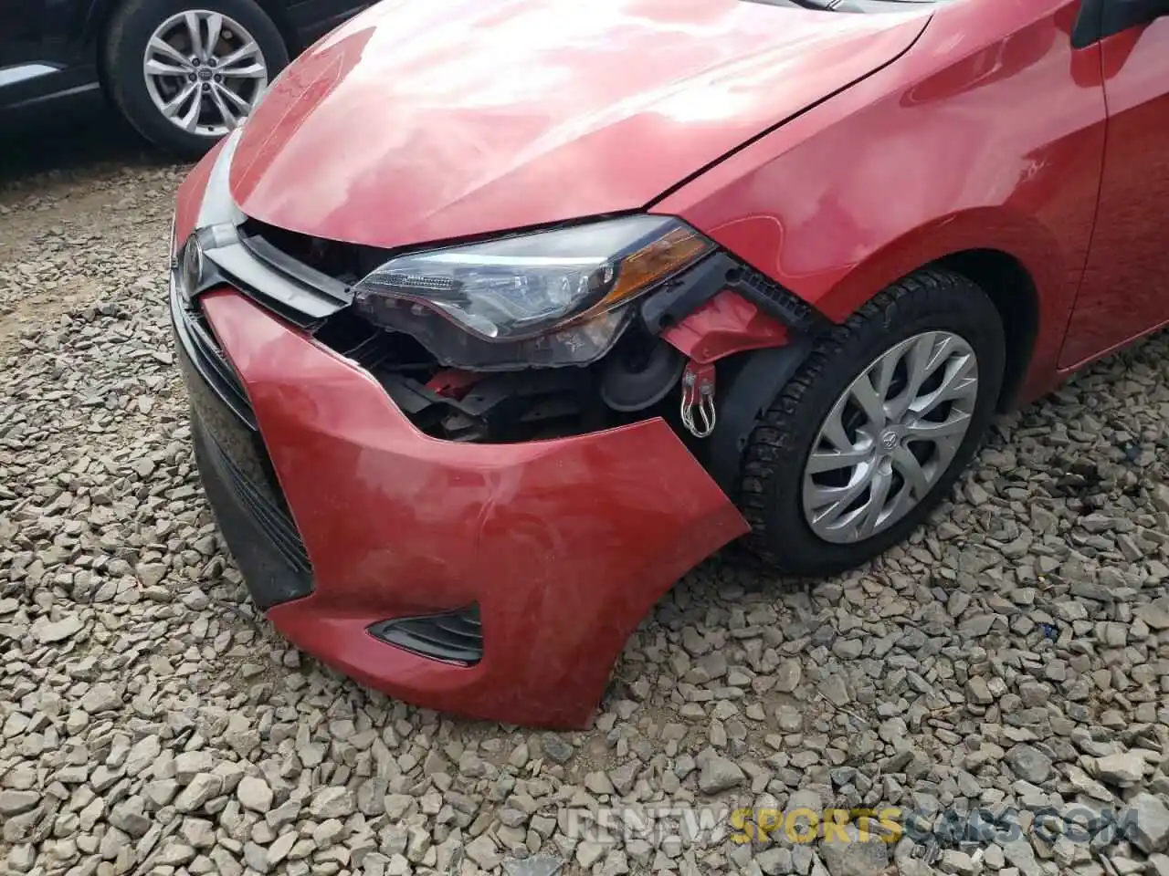 9 Photograph of a damaged car 2T1BURHE9KC181108 TOYOTA COROLLA 2019