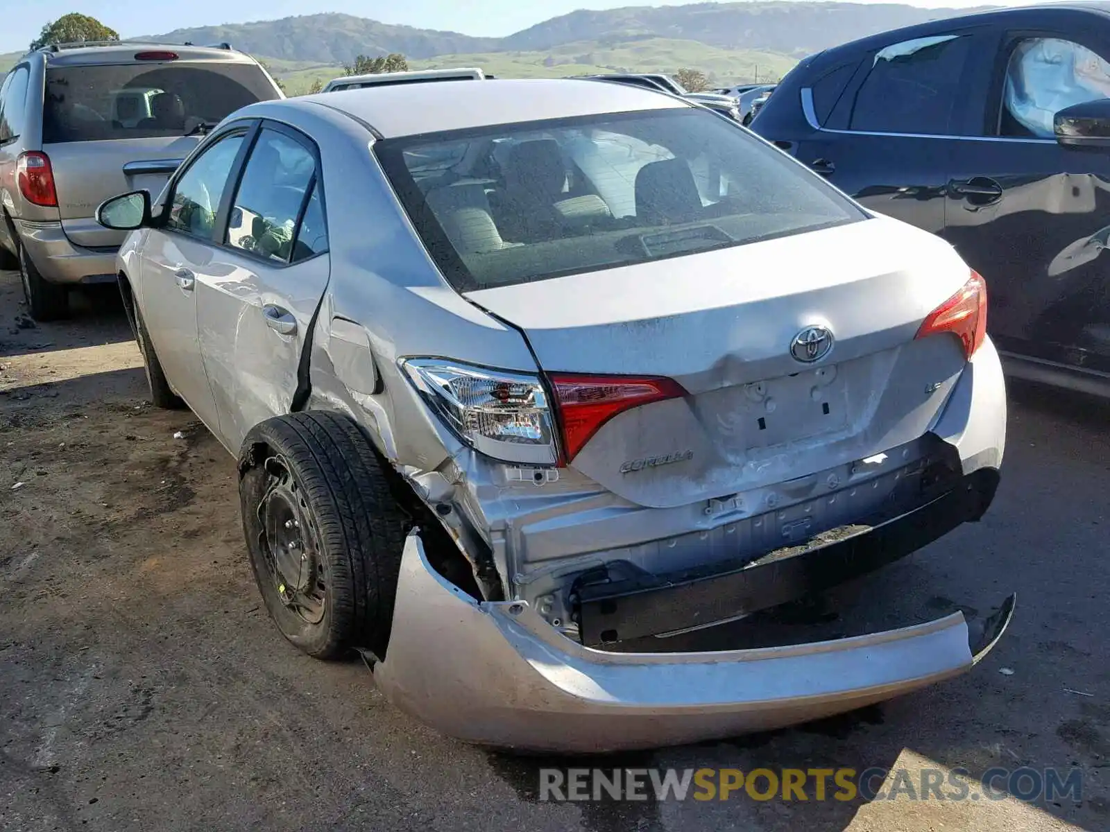 3 Photograph of a damaged car 2T1BURHE9KC182355 TOYOTA COROLLA 2019