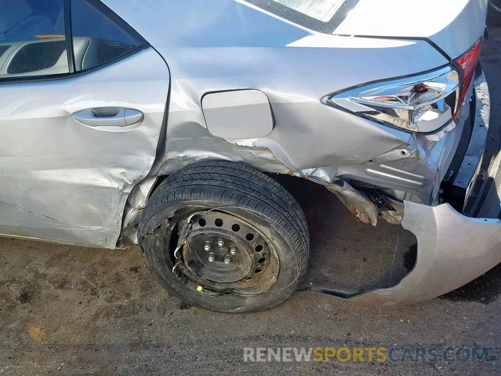 9 Photograph of a damaged car 2T1BURHE9KC182355 TOYOTA COROLLA 2019