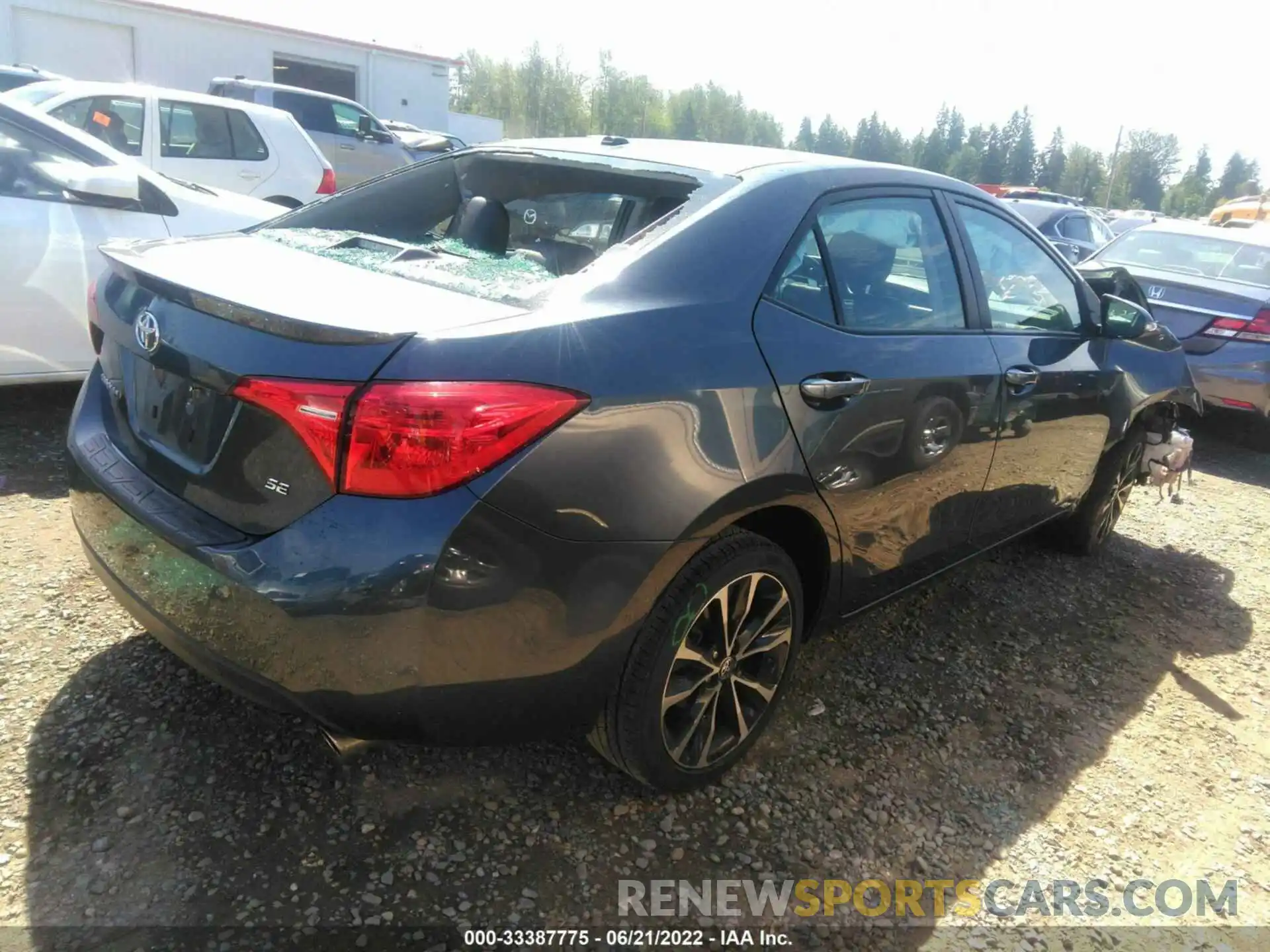 4 Photograph of a damaged car 2T1BURHE9KC182520 TOYOTA COROLLA 2019