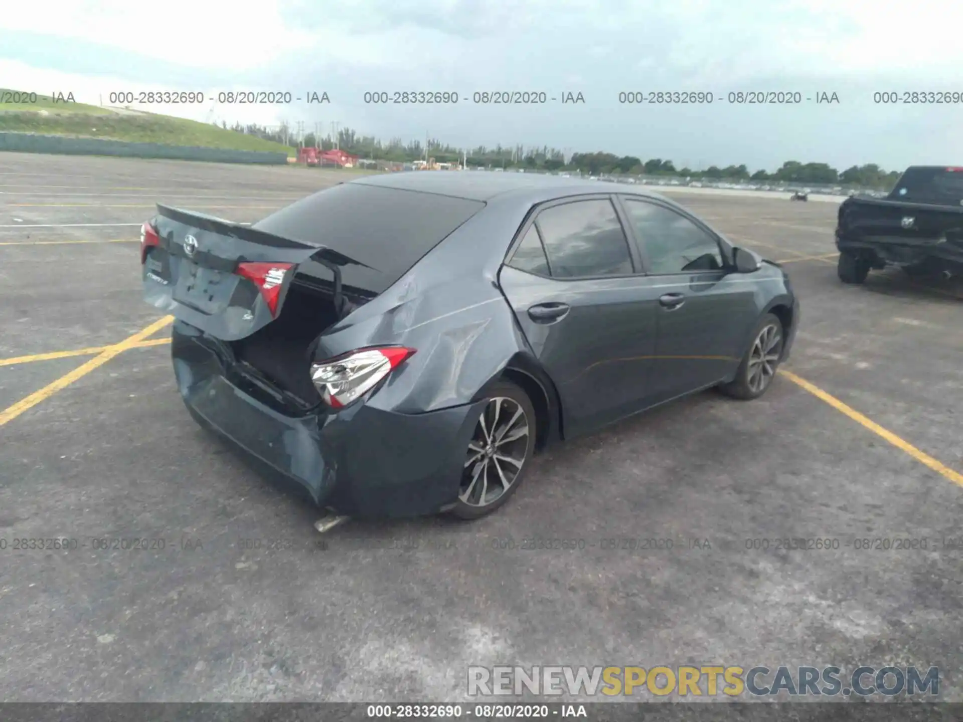 4 Photograph of a damaged car 2T1BURHE9KC183506 TOYOTA COROLLA 2019