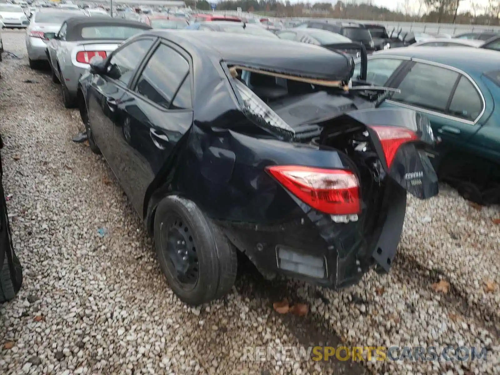 3 Photograph of a damaged car 2T1BURHE9KC183702 TOYOTA COROLLA 2019